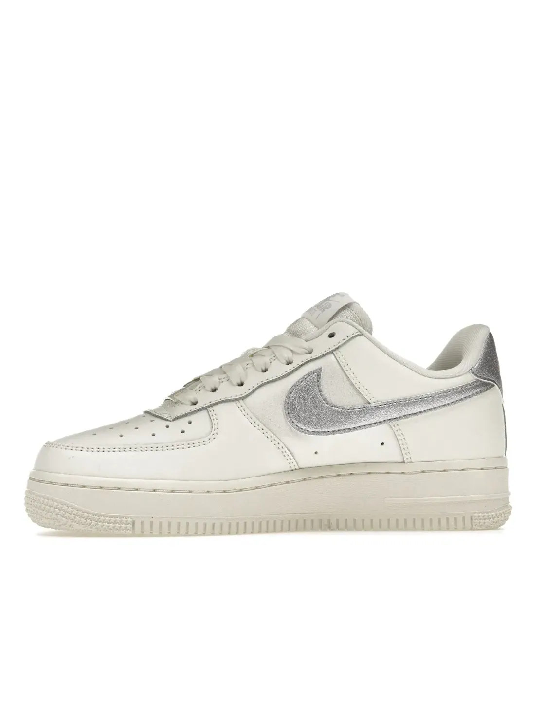 Женские кроссовки Nike Air Force 1 Low '07 — изображение 3 из 4, фиолетовый