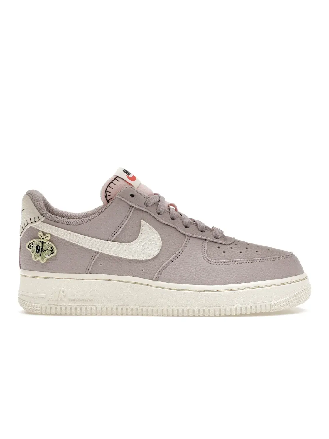 Женские кроссовки Lifestyle Nike Air Force 1 Low '07 SE — изображение 1 из 4