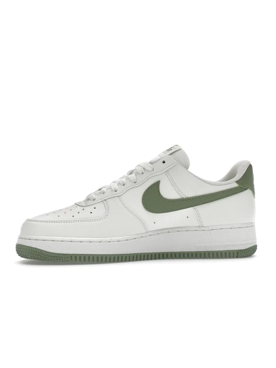 Женские кроссовки Lifestyle Nike Air Force 1 Low '07 SE — изображение 3 из 4, зеленый