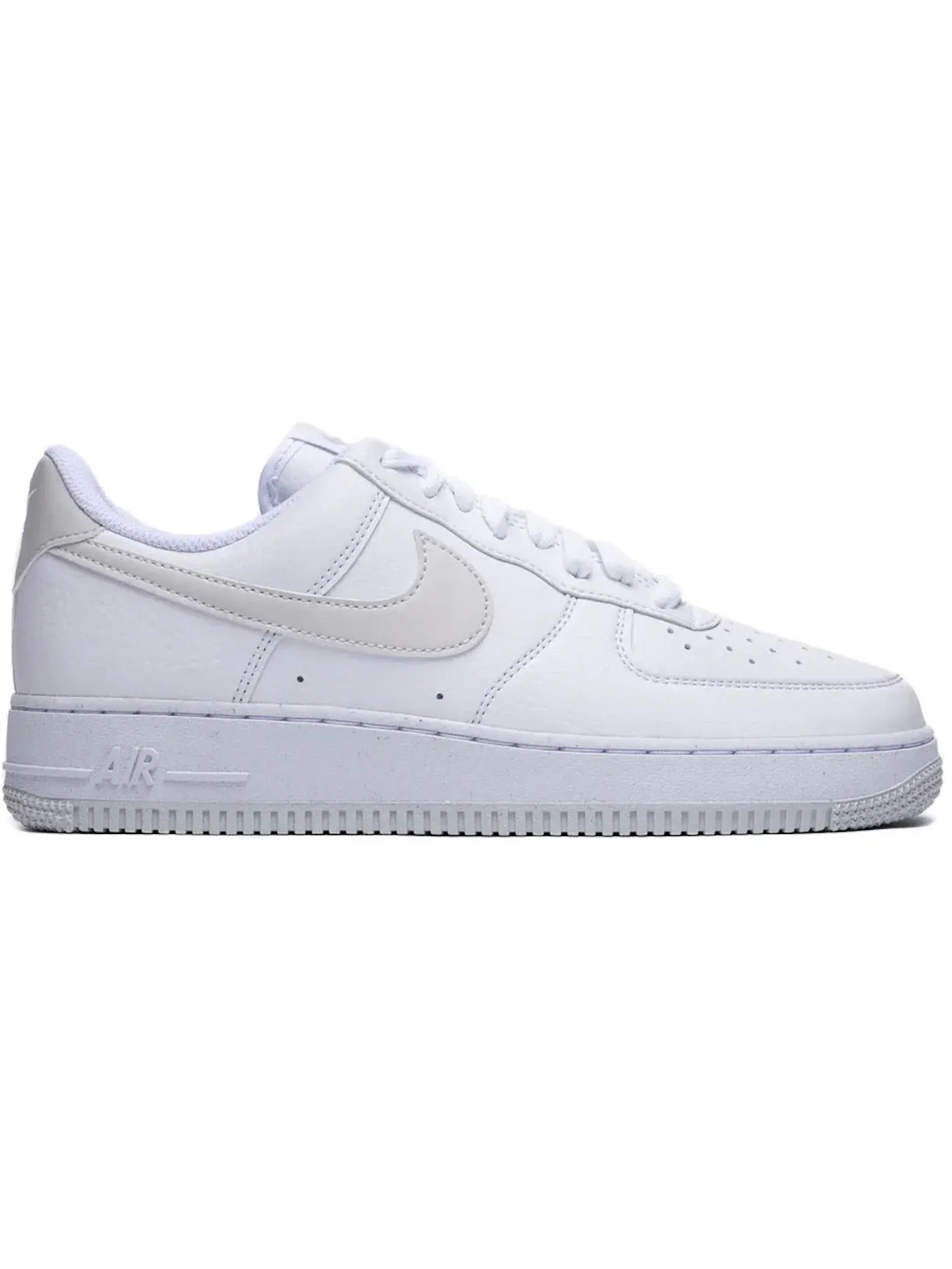 Женские кроссовки Lifestyle Nike Air Force 1 Low '07 SE — изображение 1 из 1, белый/белый
