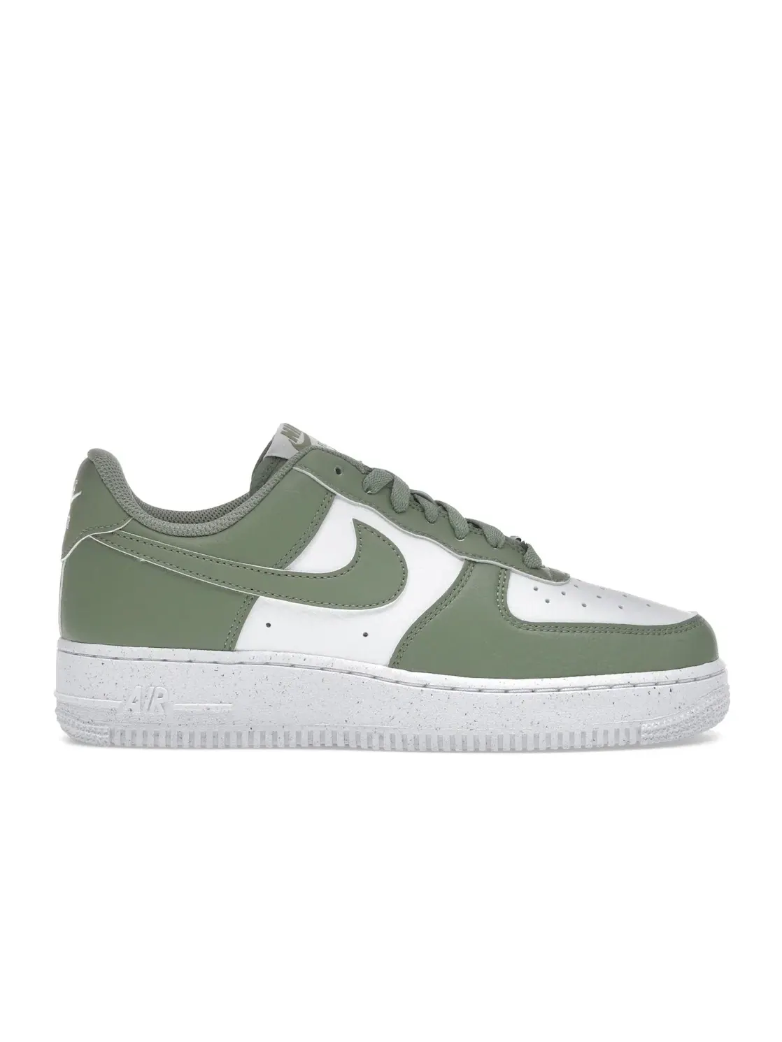 Женские кроссовки с контрастными элементами Nike Air Force 1 Low '07 SE — изображение 1 из 4, белый/зеленый