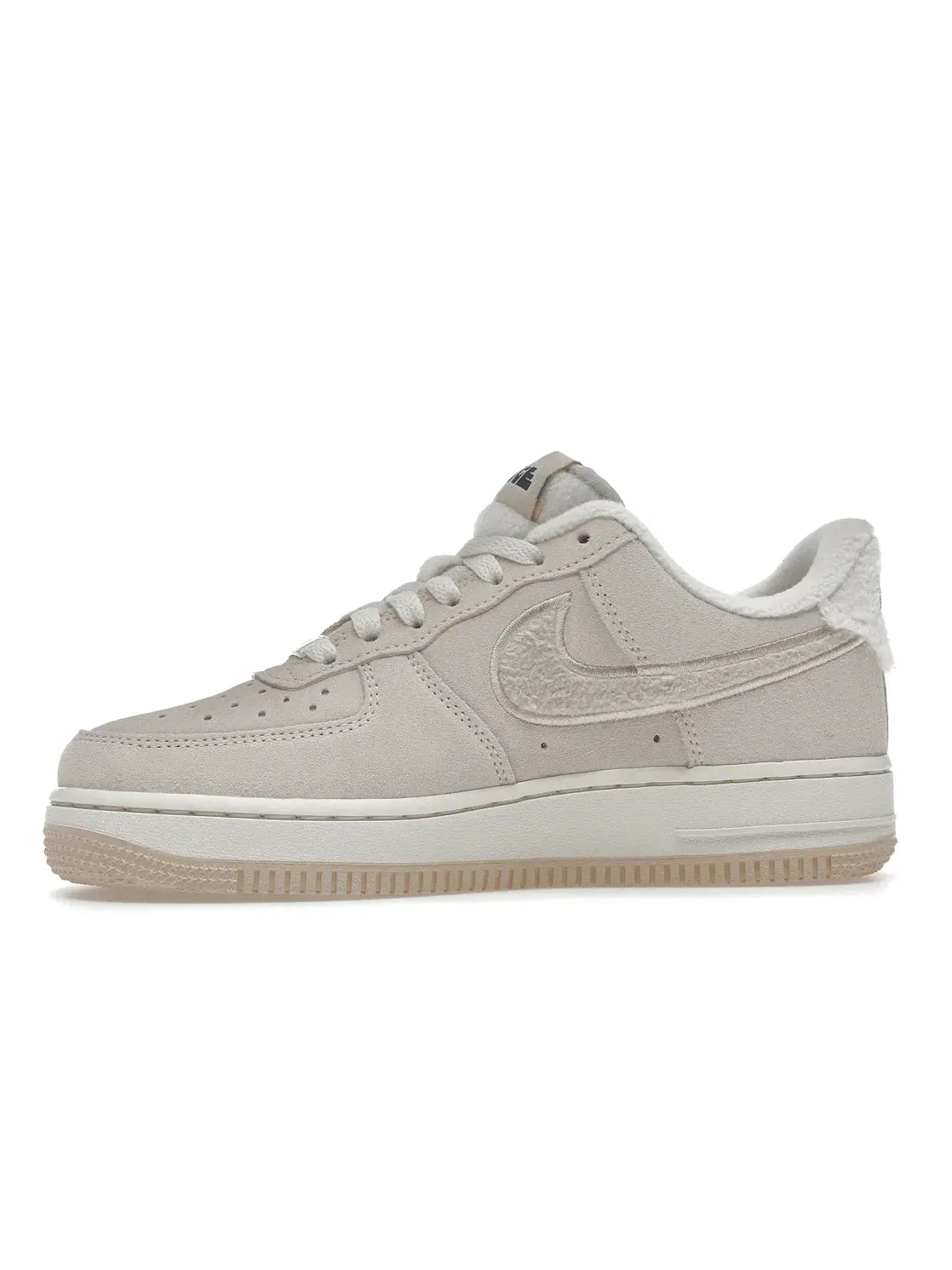 Женские кроссовки Lifestyle Nike Air Force 1 Low '07 SE — изображение 3 из 4, черный/белый
