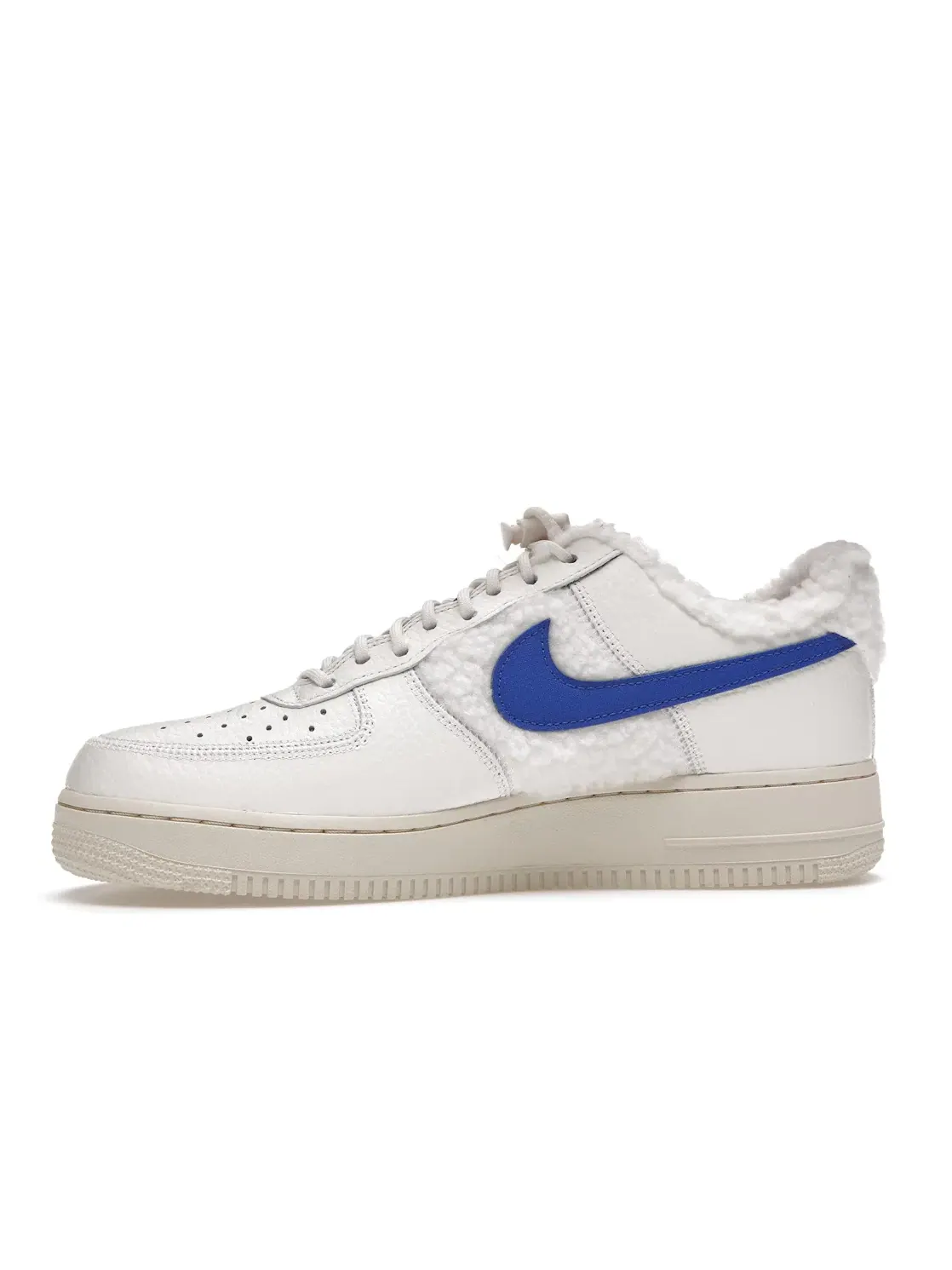 Женские кроссовки с отделкой из шерпы Nike Air Force 1 Low '07 — изображение 3 из 4, оранжевый/синий