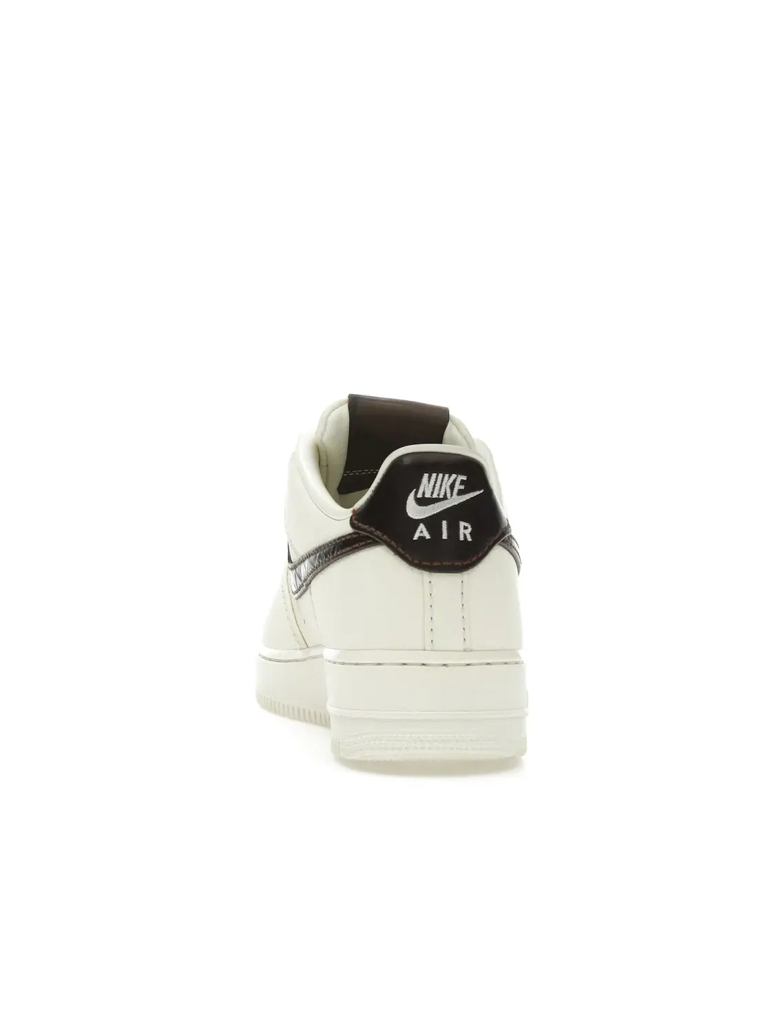 Мужские кроссовки Lifestyle с текстурой крокодиловой кожи Nike Air Force 1 Low '07 — изображение 4 из 4, белый