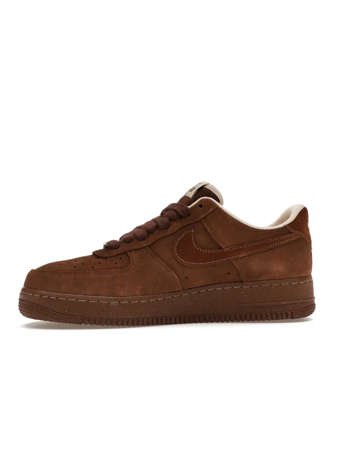 Женские кроссовки замшевые Nike Air Force 1 Low '07, Cacao Wow / Cacao Wow / Sanddrift — изображение 3 из 4
