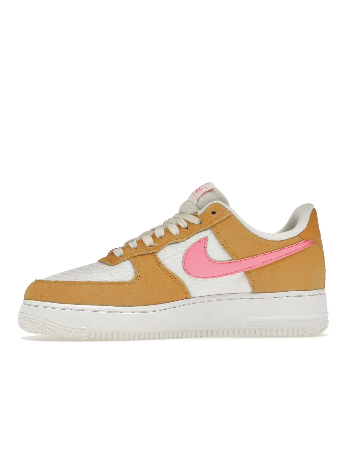 Женские кроссовки Lifestyle Nike Air Force 1 Low 07 — изображение 3 из 4, белый/оранжевый