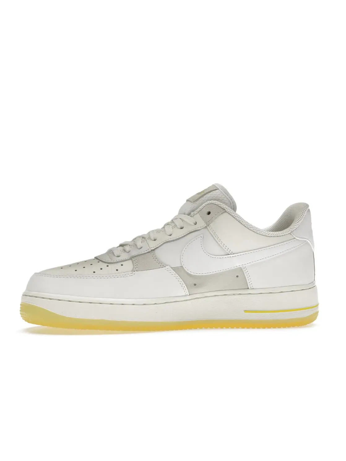 Женские кроссовки Nike Air Force 1 Low '07 — изображение 3 из 4, белый/белый-желтый