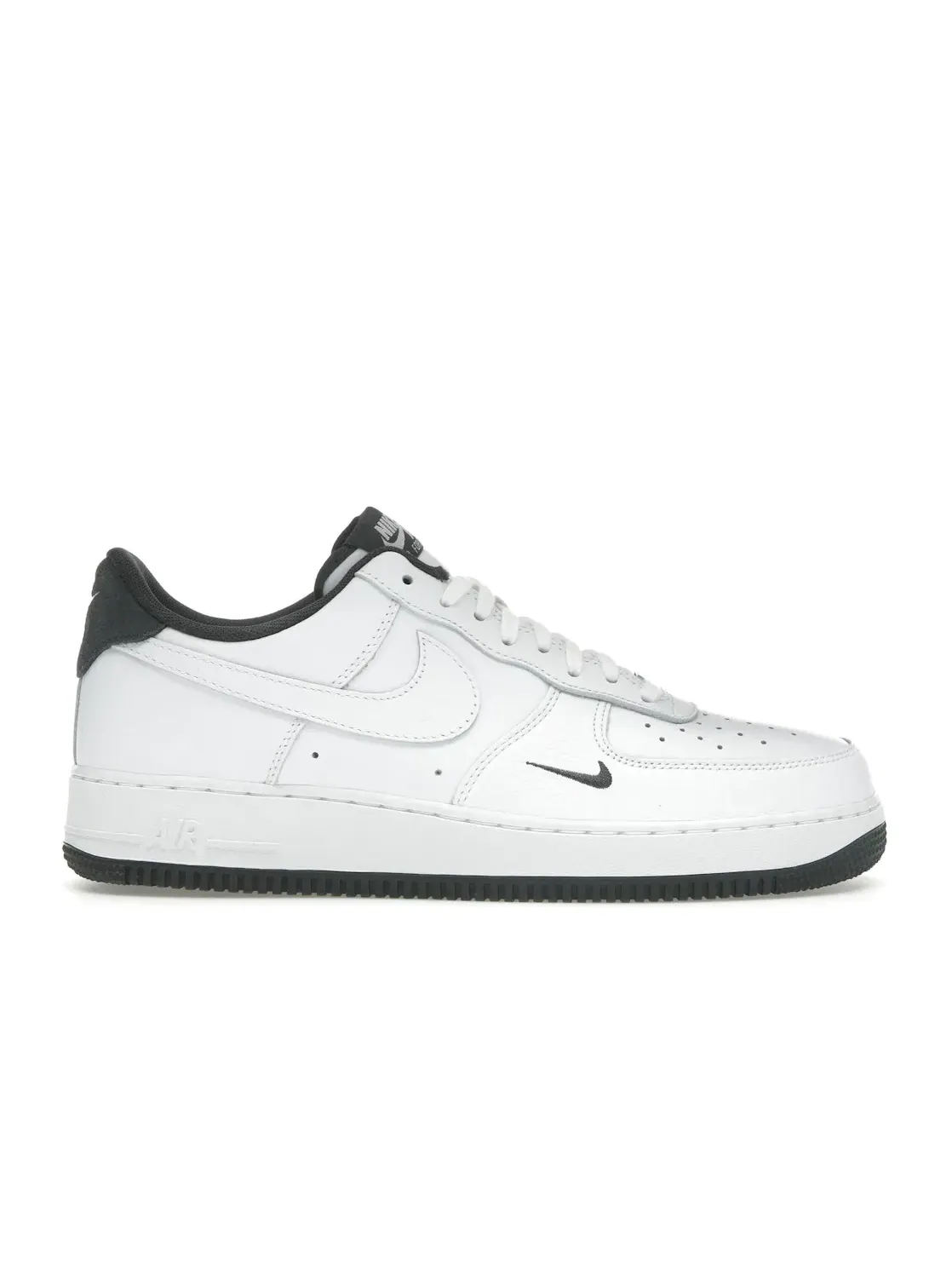 Мужские кроссовки Lifestyle Nike Air Force 1 Low '07 — изображение 1 из 4, белый