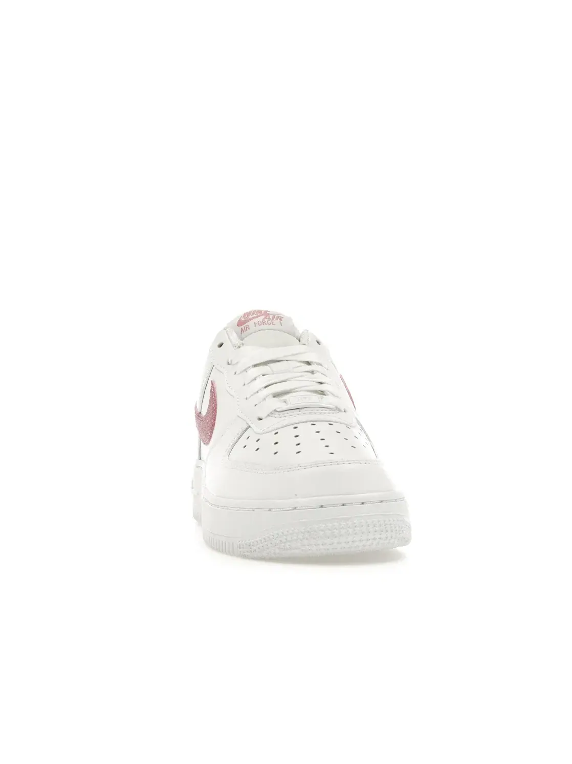 Женские кроссовки Lifestyle Nike Air Force 1 Low '07 — изображение 2 из 4, белый