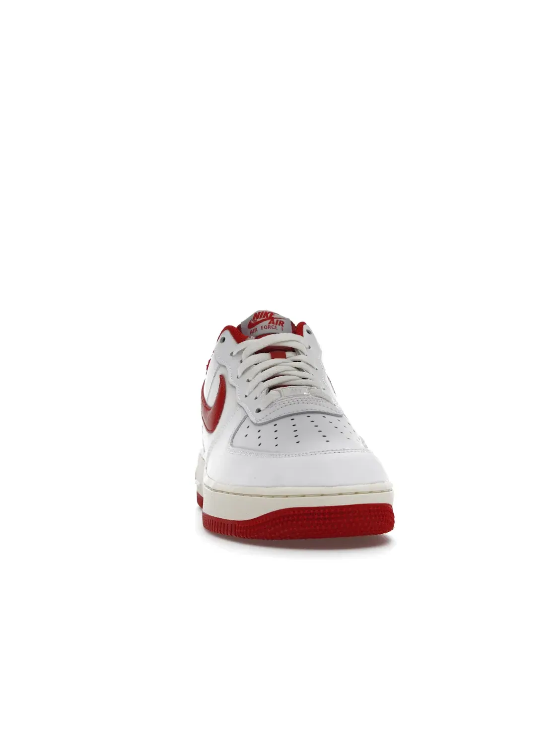 Мужские кроссовки Lifestyle с перфорированным носком Nike Air Force 1 Low '07 Nike — изображение 2 из 4, белый/красный//белый