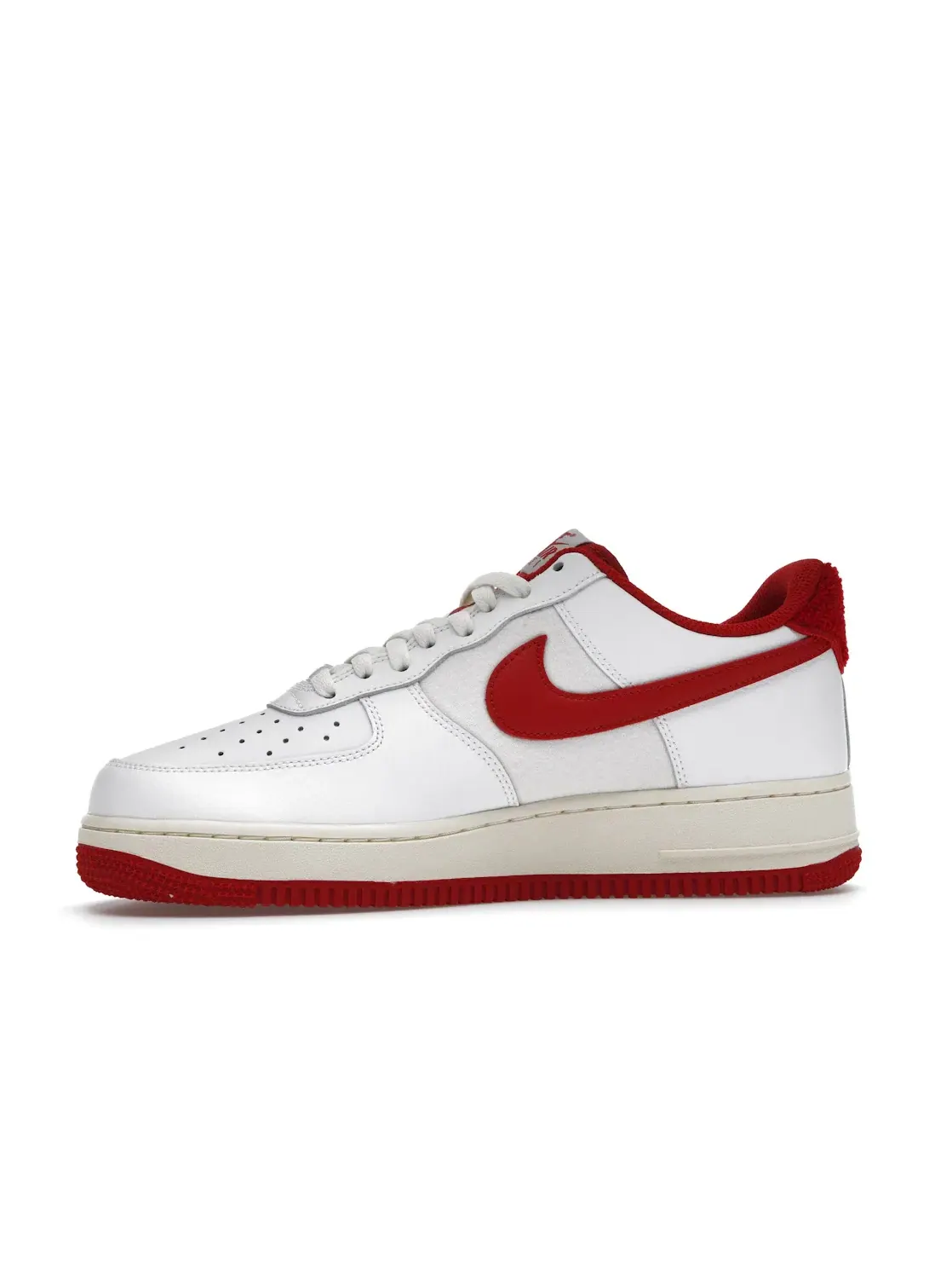 Мужские кроссовки Lifestyle с перфорированным носком Nike Air Force 1 Low '07 Nike — изображение 3 из 4, белый/красный//белый