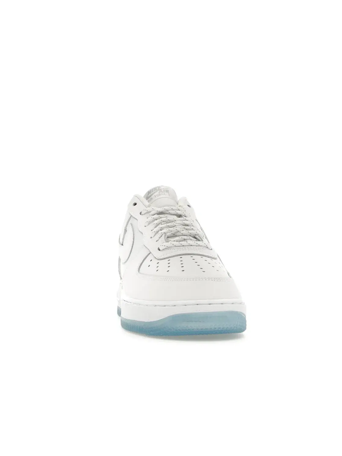 Мужские кроссовки с перфорацией Nike Air Force 1 Low '07 Nike — изображение 2 из 4