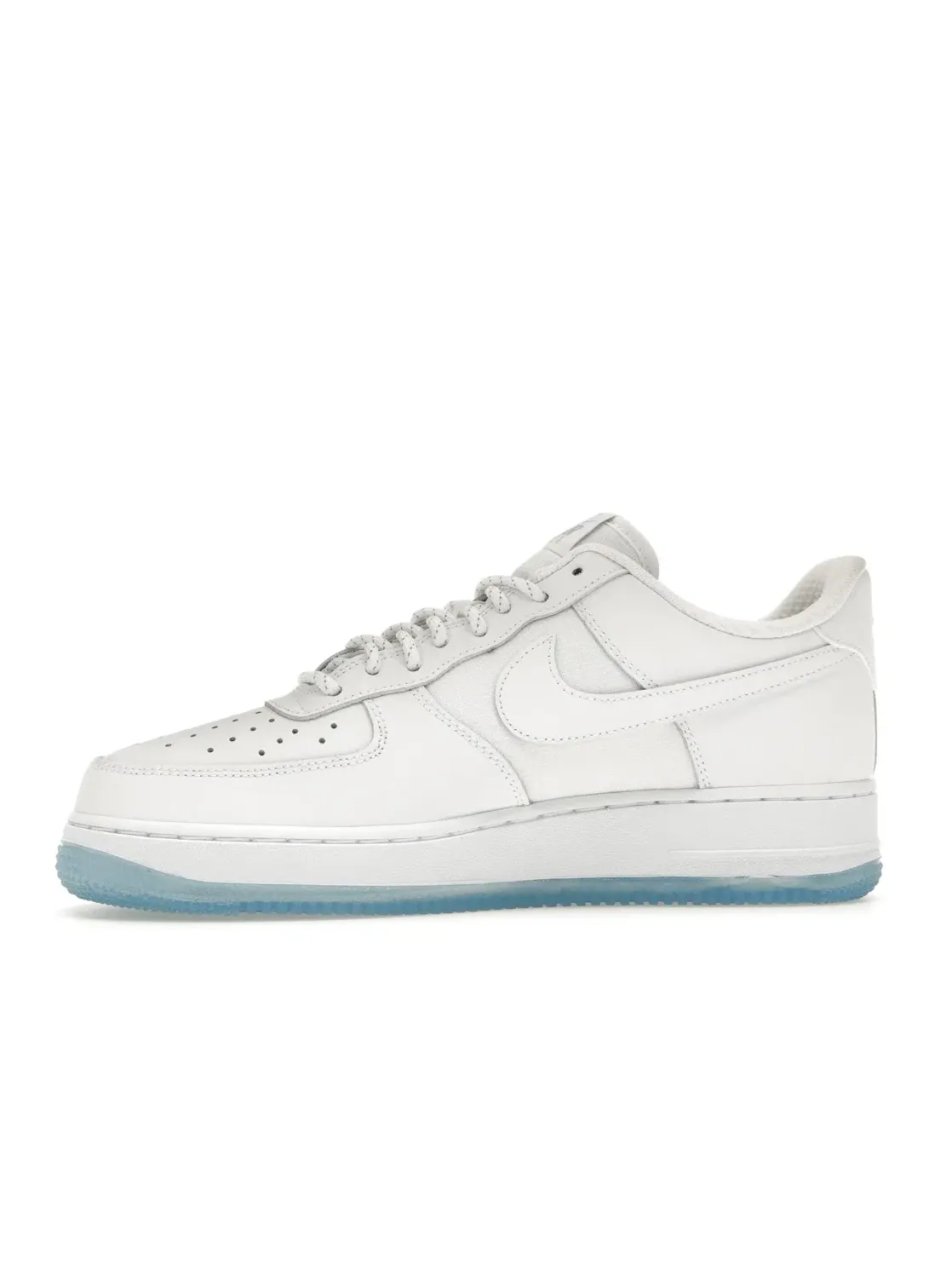 Мужские кроссовки с перфорацией Nike Air Force 1 Low '07 Nike — изображение 3 из 4