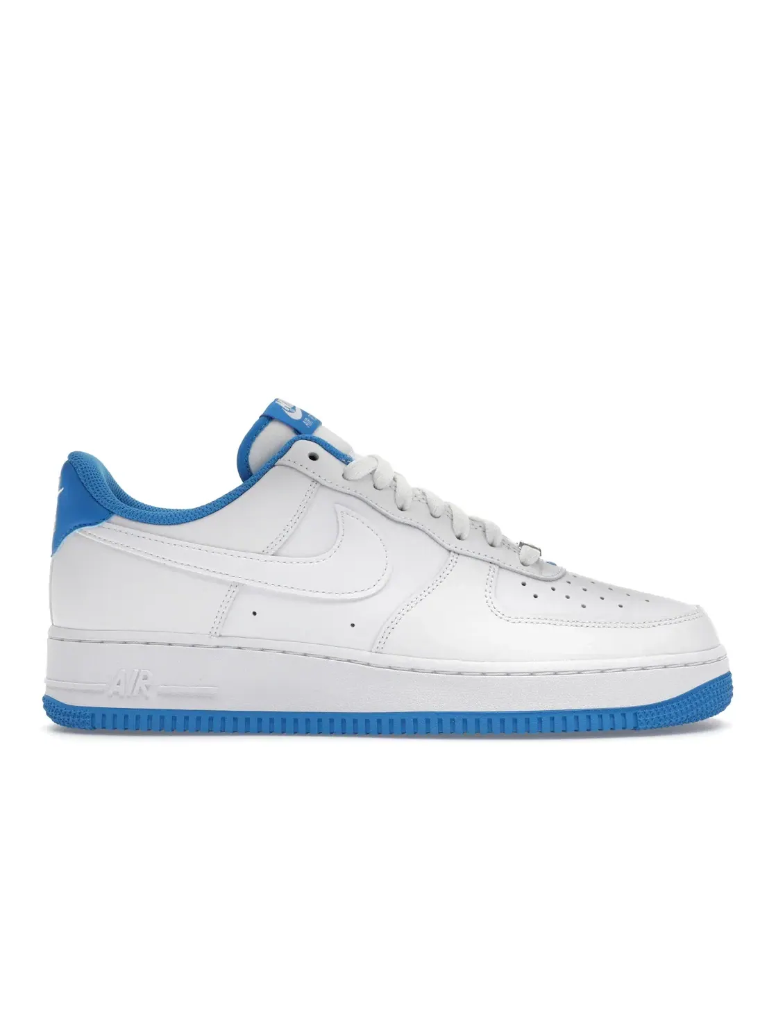 Мужские кроссовки Lifestyle Nike Air Force 1 Low '07 — изображение 1 из 4