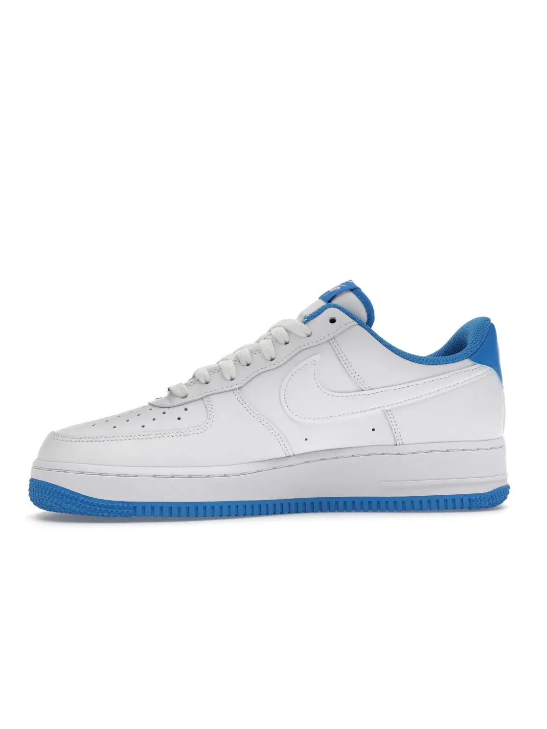 Мужские кроссовки Lifestyle Nike Air Force 1 Low '07 — изображение 3 из 4