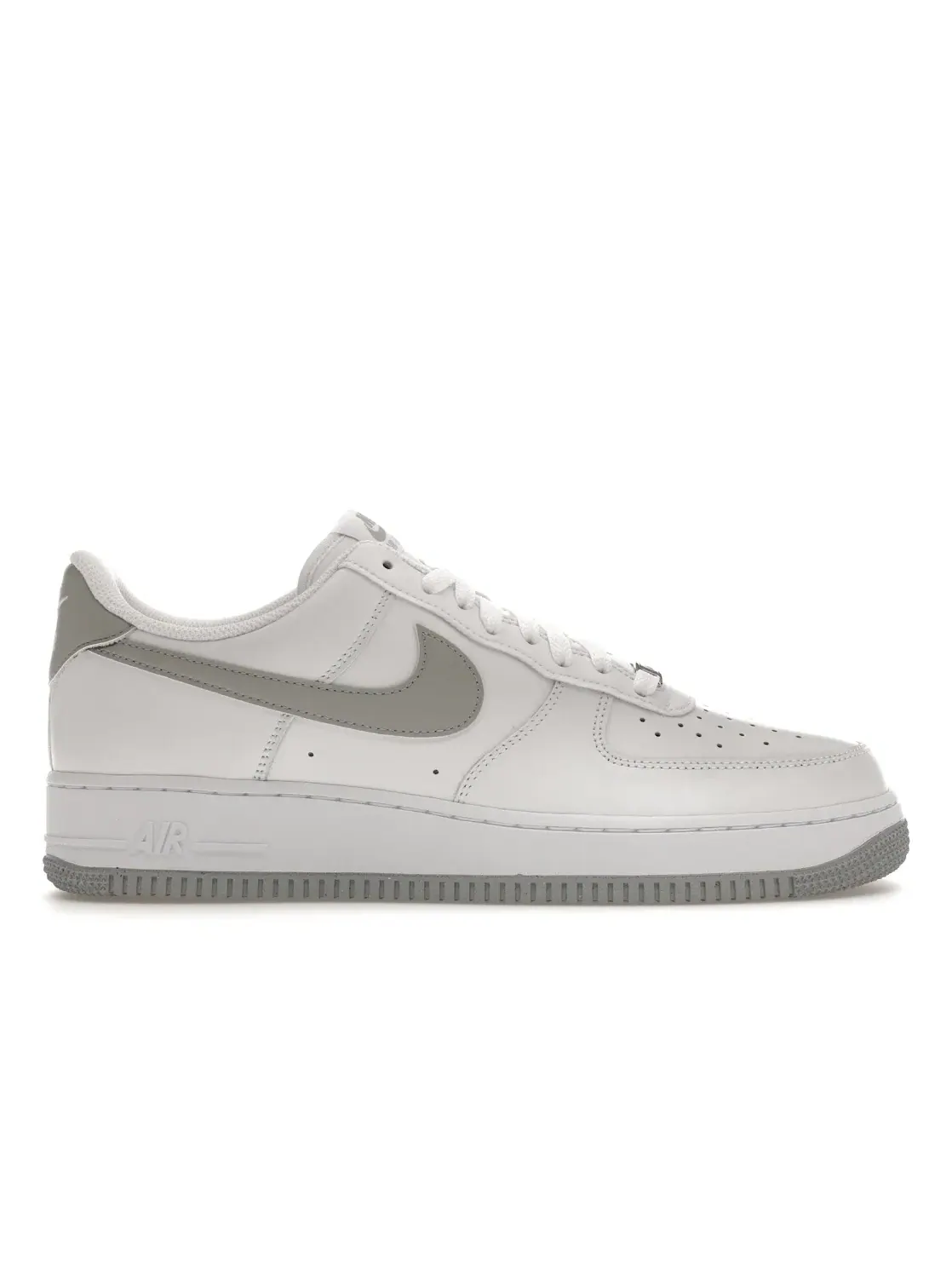 Мужские кроссовки классические Nike Air Force 1 Low '07 — изображение 1 из 4