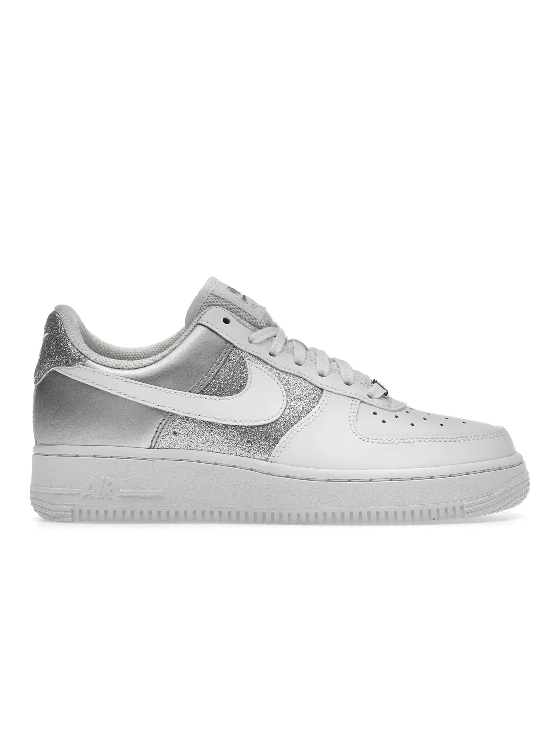 Женские кроссовки с перфорацией Nike Air Force 1 Low 07 — изображение 1 из 4