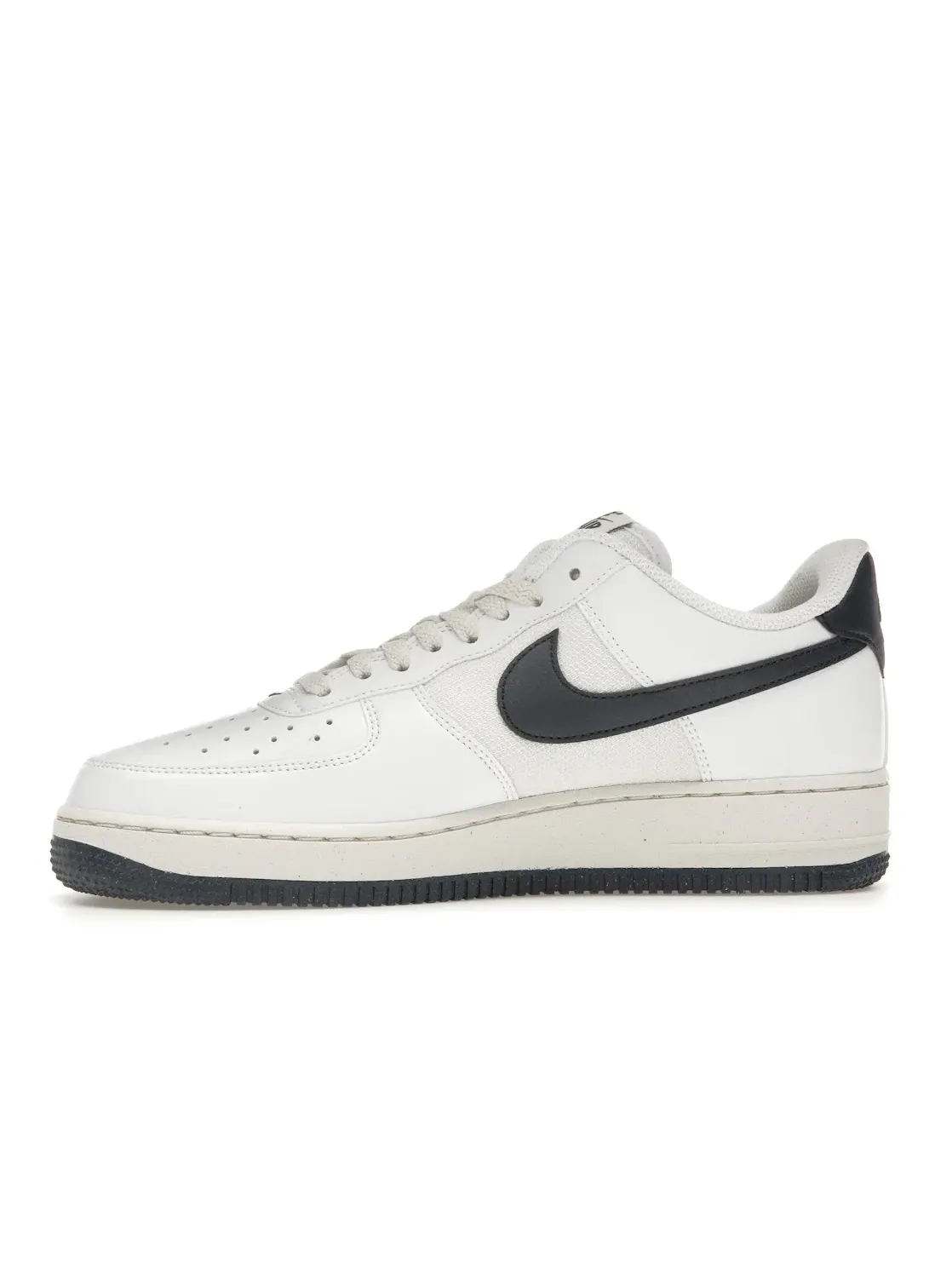 Мужские кроссовки Lifestyle Nike Air Force 1 Low '07 — изображение 3 из 4, белый