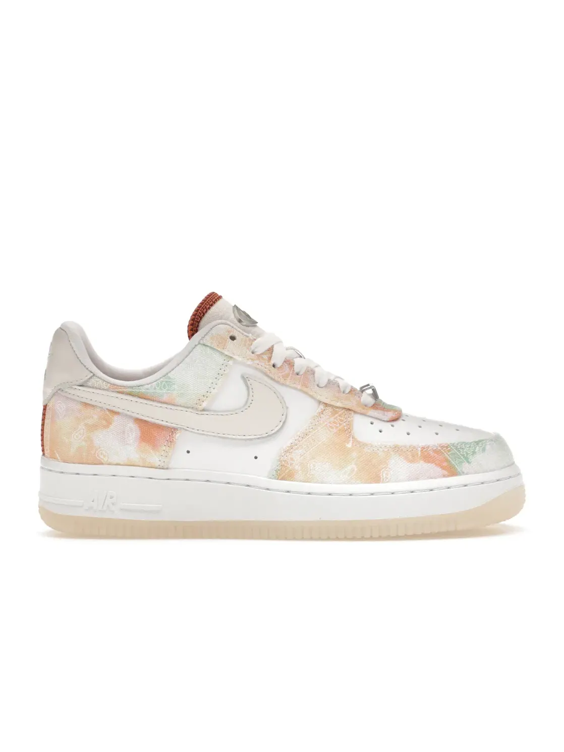 Женские кроссовки Lifestyle Nike Air Force 1 Low '07 LX — изображение 1 из 4, белый/-белый