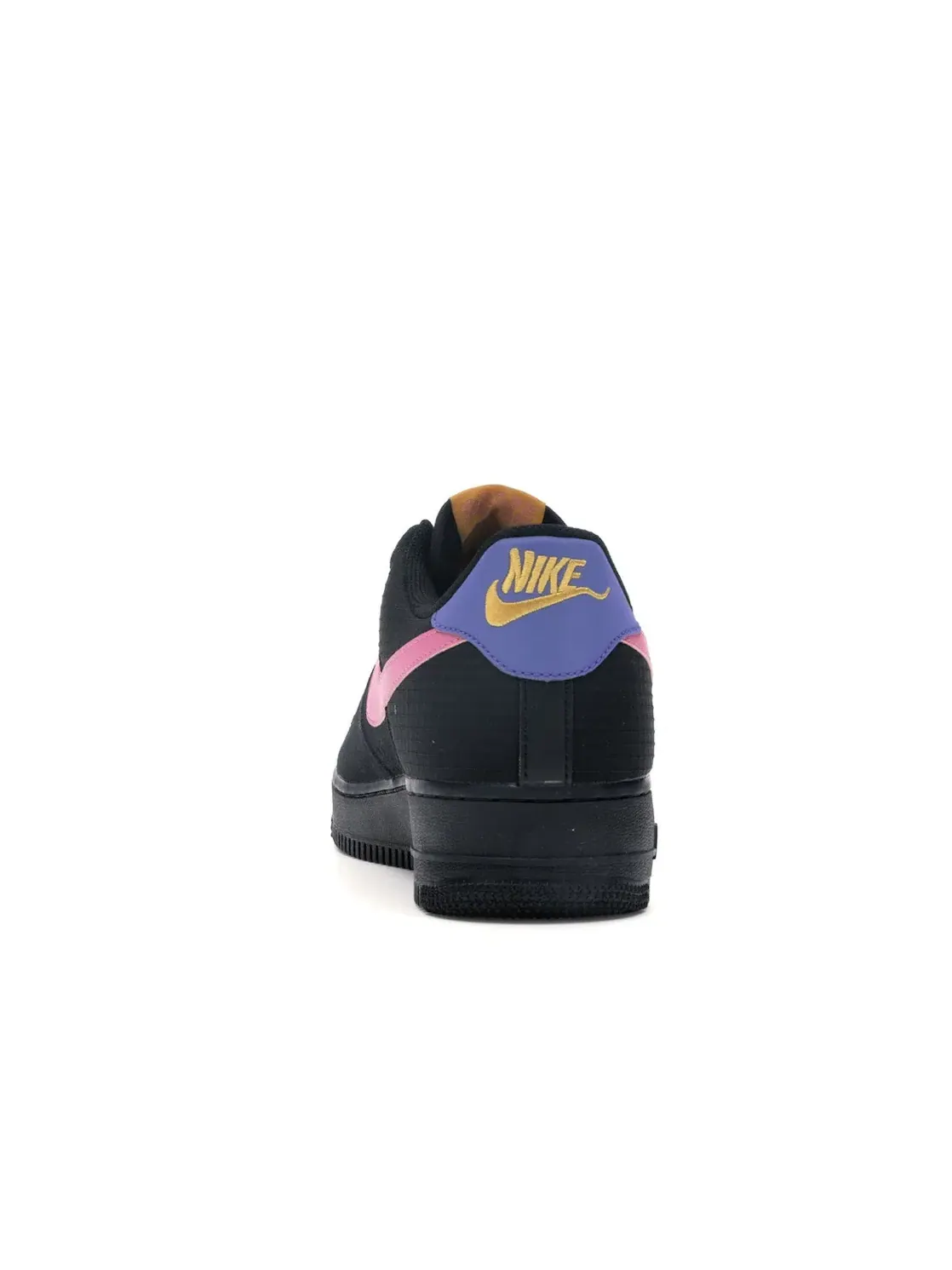 Мужские кроссовки Lifestyle с замшевым верхом Nike Air Force 1 Low — изображение 4 из 4, черный/розовый-синий