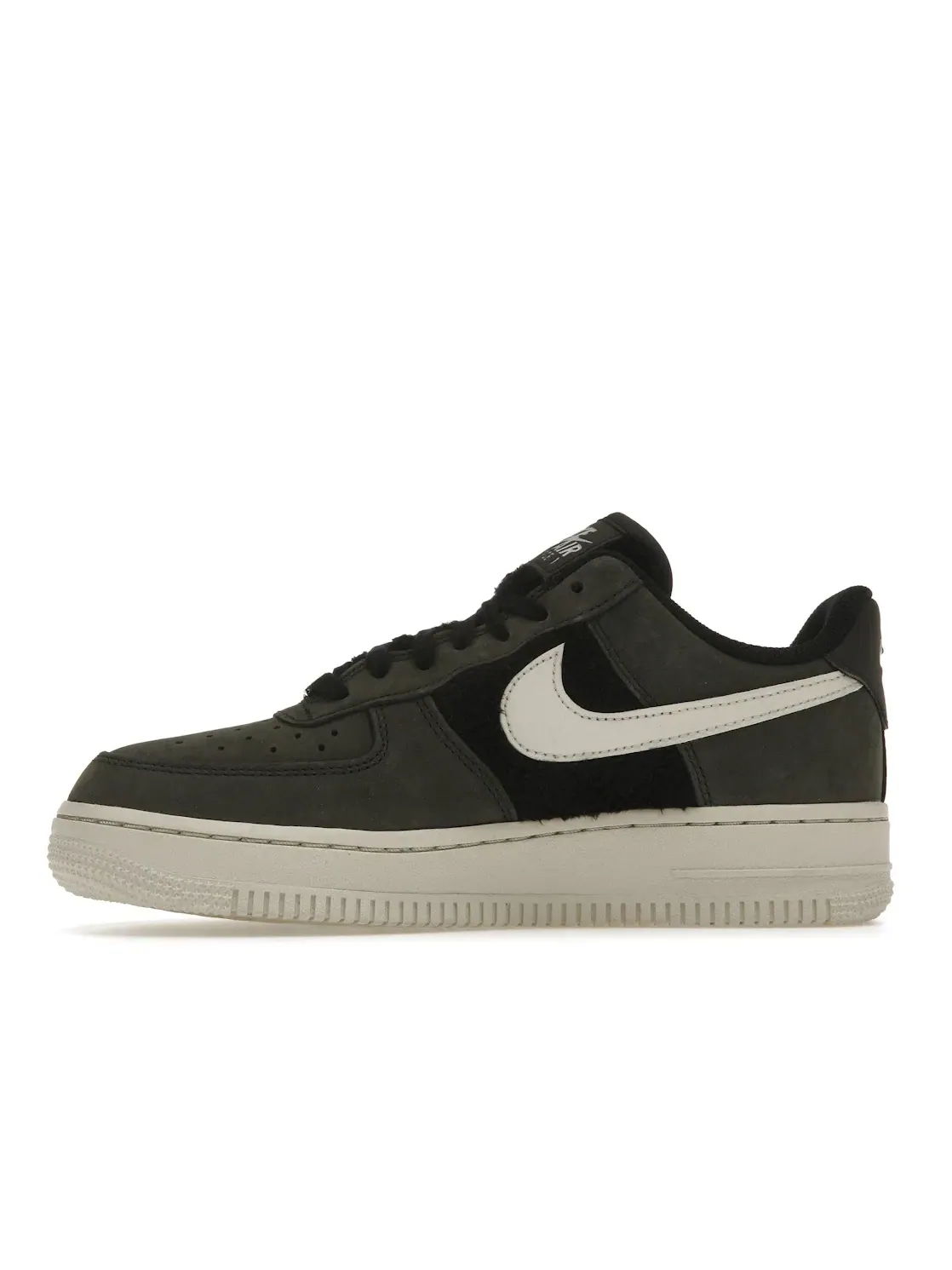 Женские кроссовки Lifestyle с искусственным мехом Nike Air Force 1 Low — изображение 3 из 4, черный/светлый