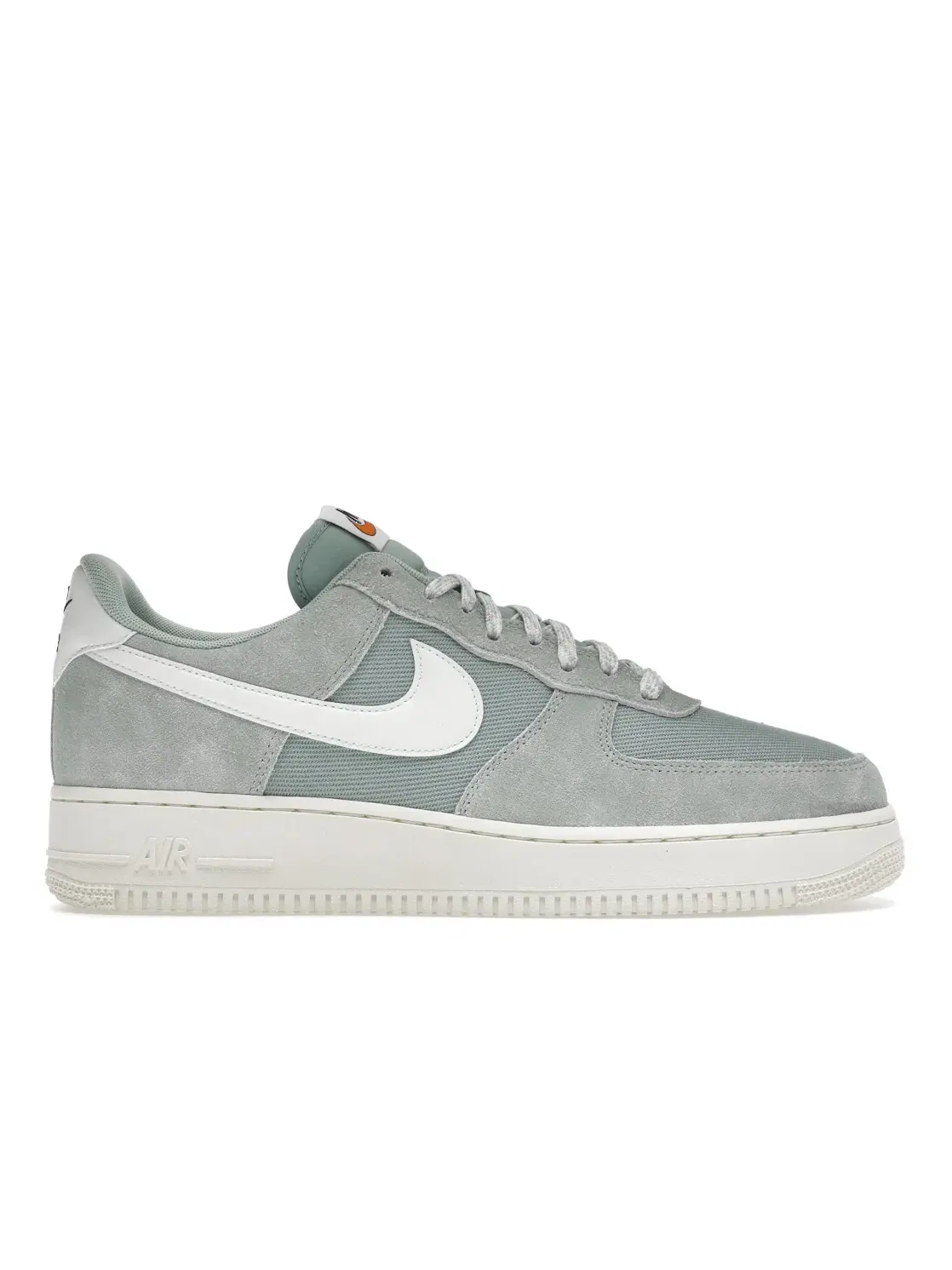Мужские кроссовки с замшевым верхом Nike Air Force 1 Low '07 LV8 Certified Fresh — изображение 1 из 4