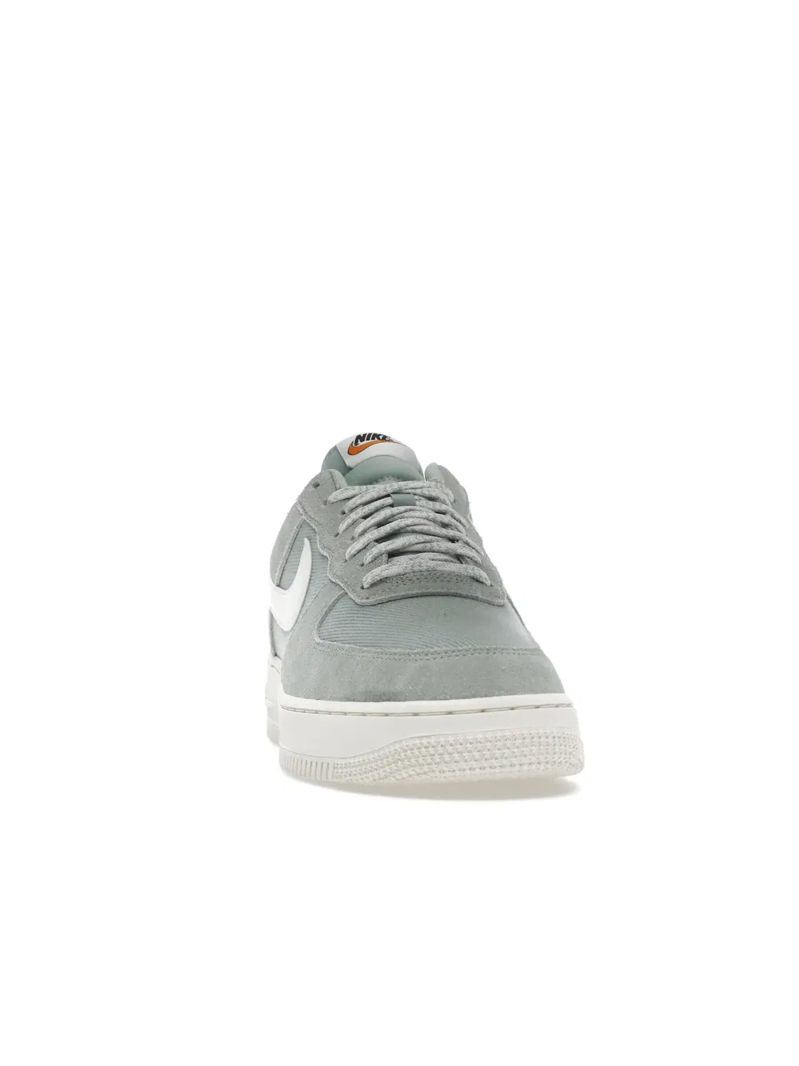 Мужские кроссовки с замшевым верхом Nike Air Force 1 Low '07 LV8 Certified Fresh — изображение 2 из 4
