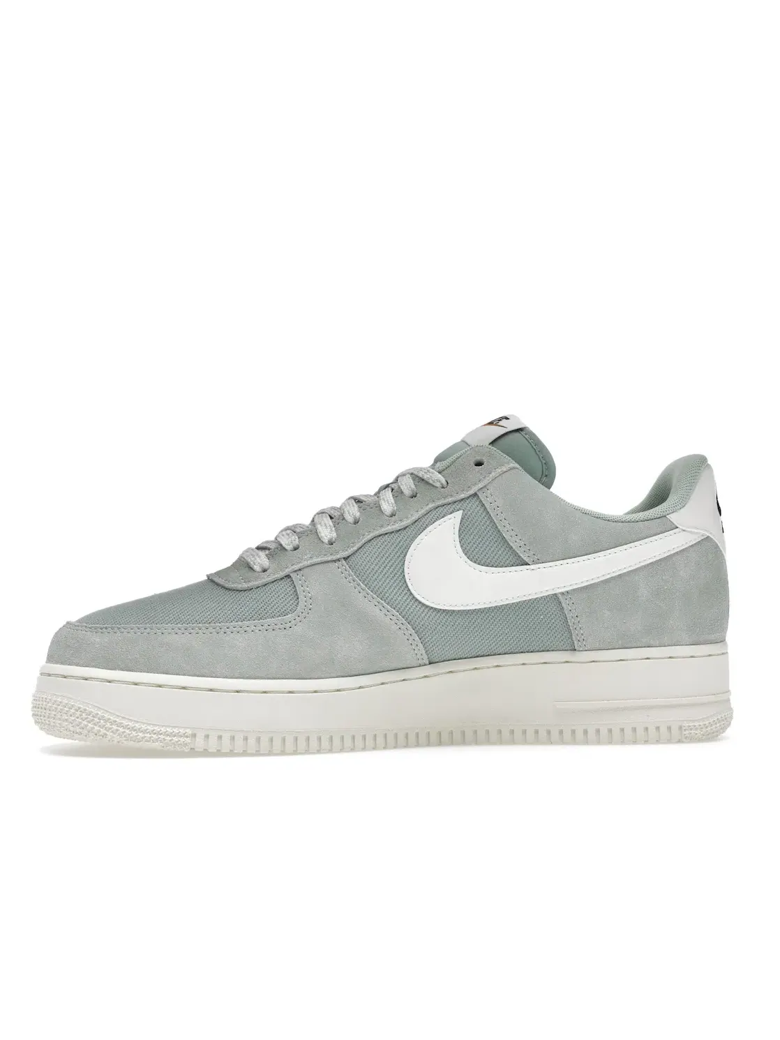Мужские кроссовки с замшевым верхом Nike Air Force 1 Low '07 LV8 Certified Fresh — изображение 3 из 4