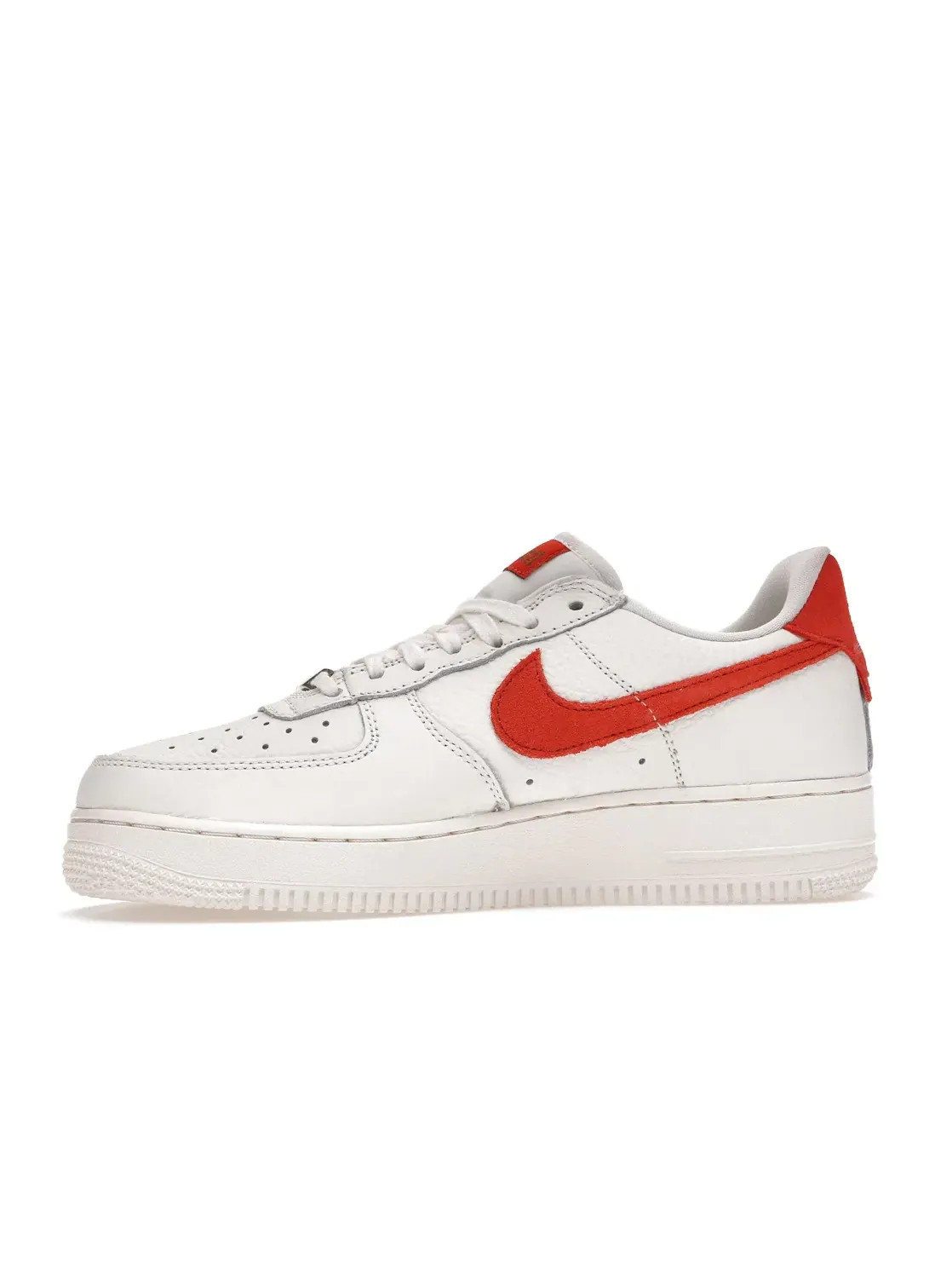 Мужские кроссовки Lifestyle с премиальными материалами Nike Air Force 1 Low Craft — изображение 3 из 4, белый/оранжевый