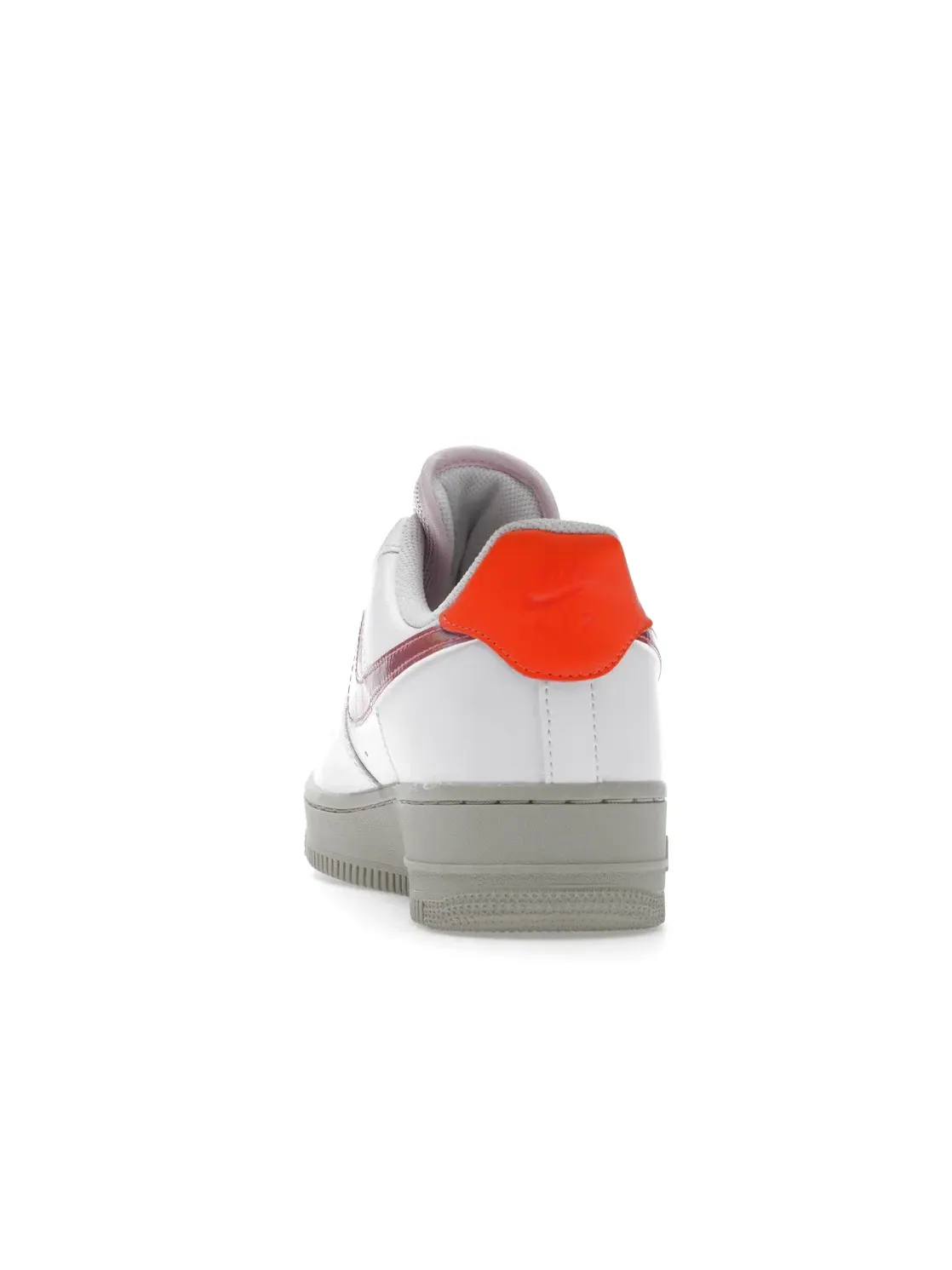 Женские кроссовки с перфорацией Nike Air Force 1 Low — изображение 4 из 4, белый/розовый