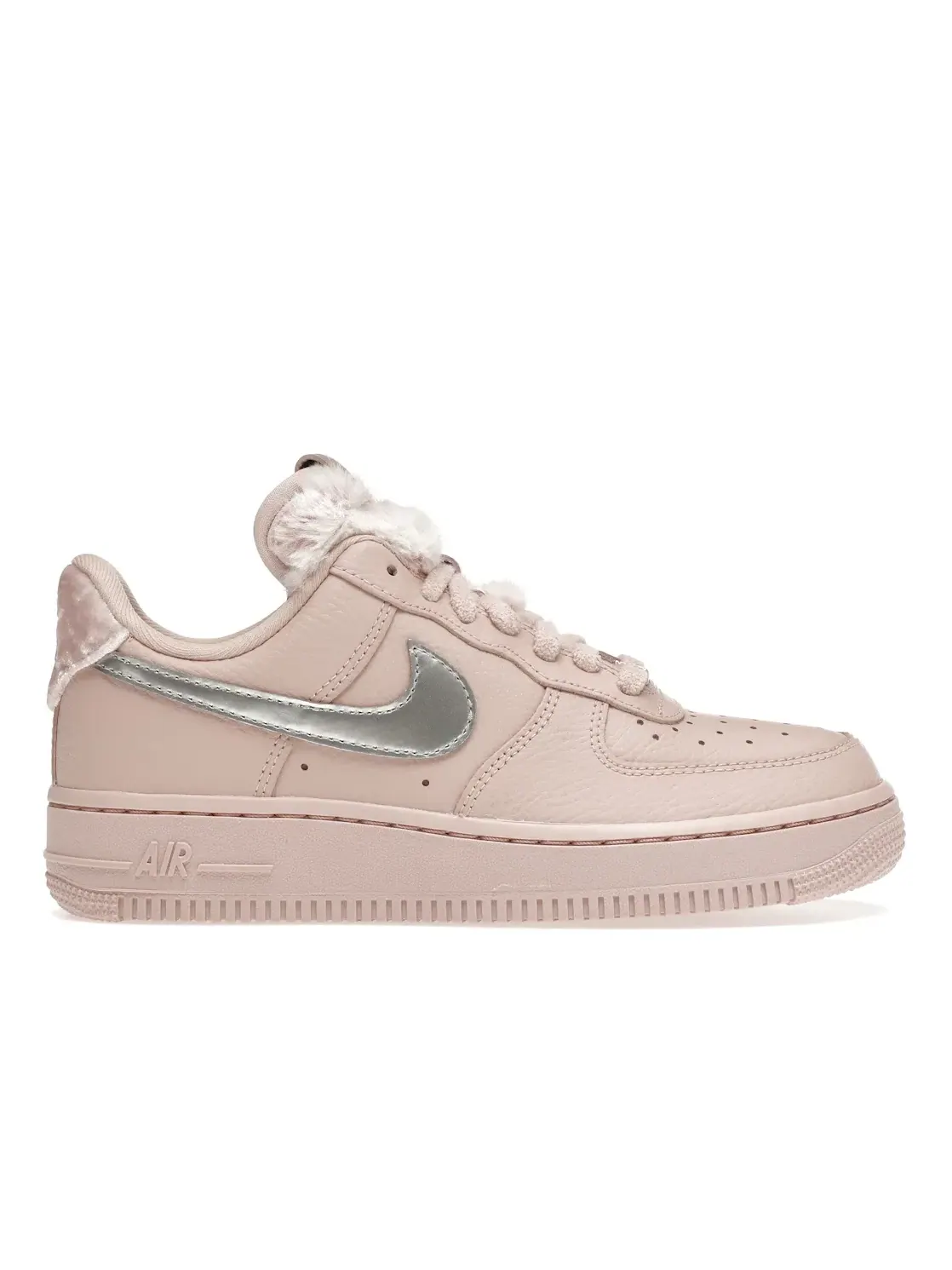 Женские кроссовки Lifestyle с искусственным мехом Nike Air Force 1 Low — изображение 1 из 4