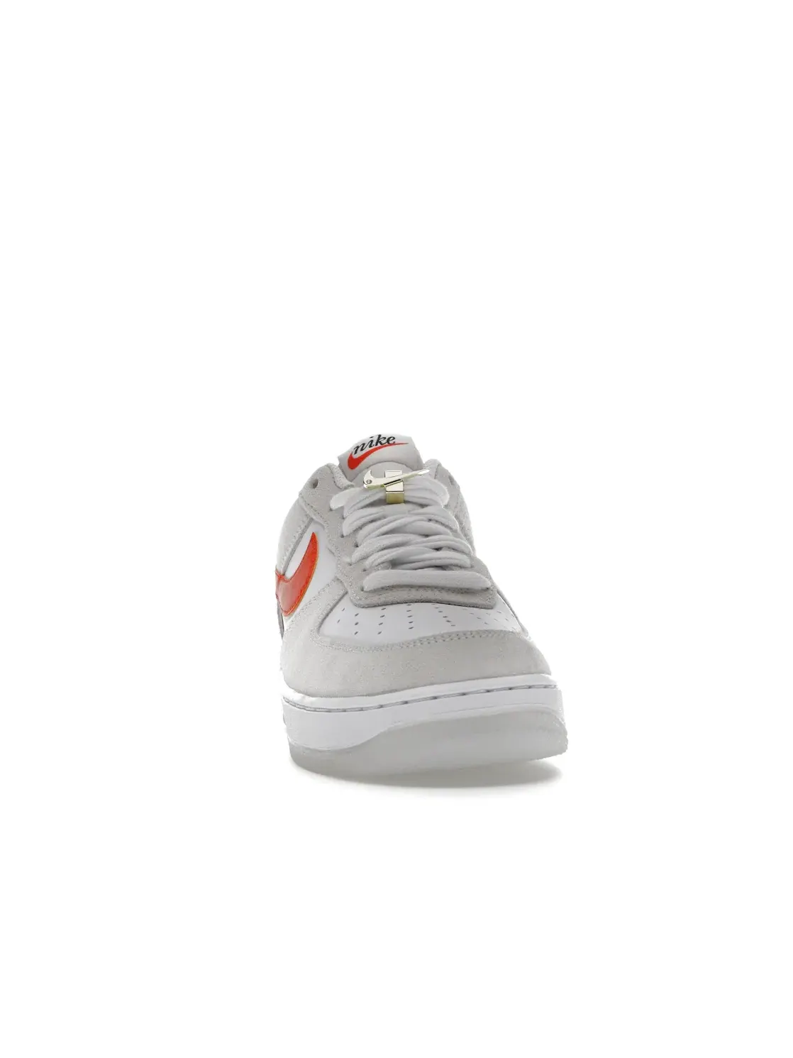 Женские кроссовки с кожаным верхом Nike Air Force 1 Low — изображение 2 из 4, кремовый/оранжевый