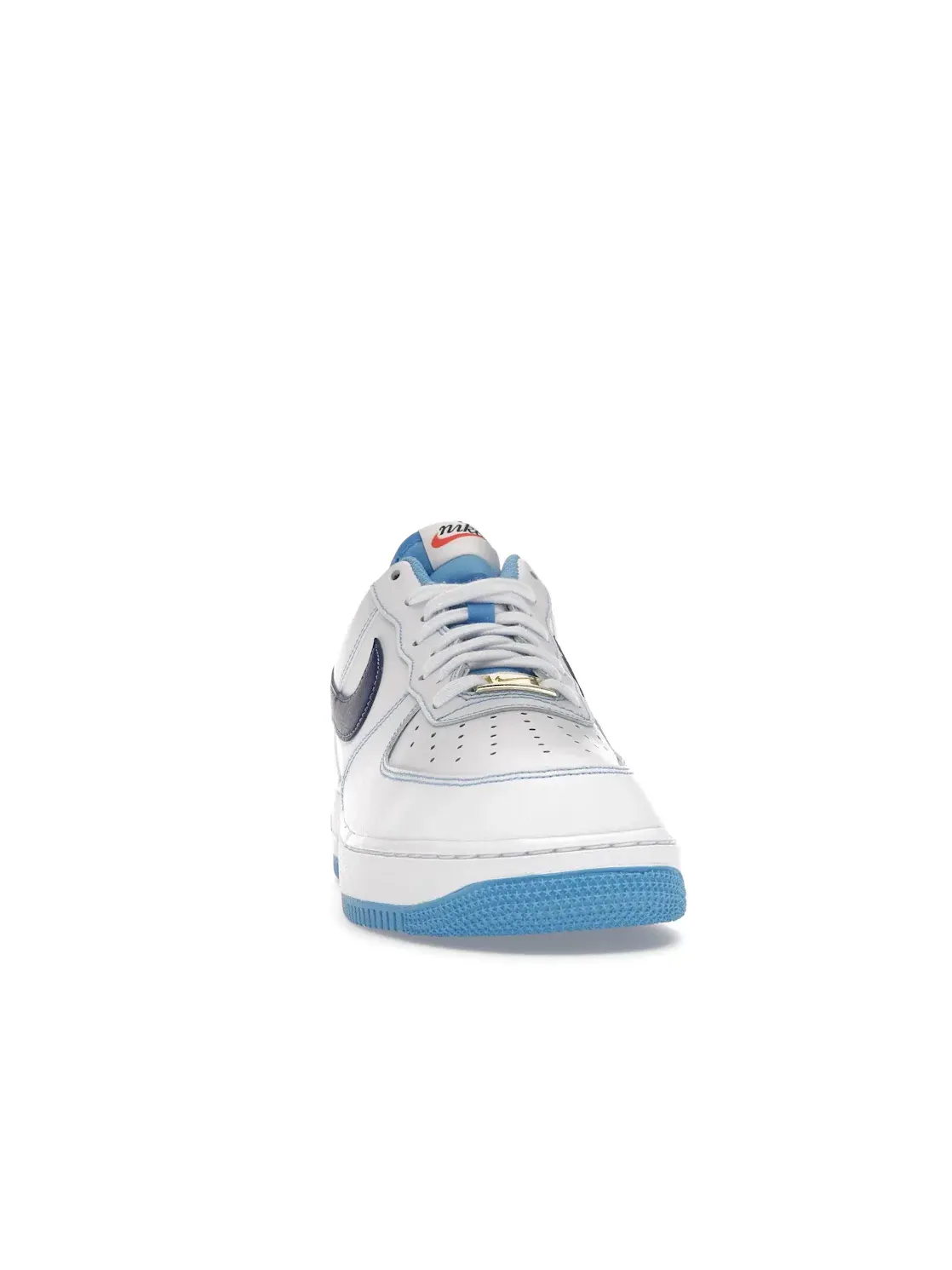 Мужские кроссовки Lifestyle с кожаным верхом Nike Air Force 1 Low — изображение 2 из 4, белый/-синий