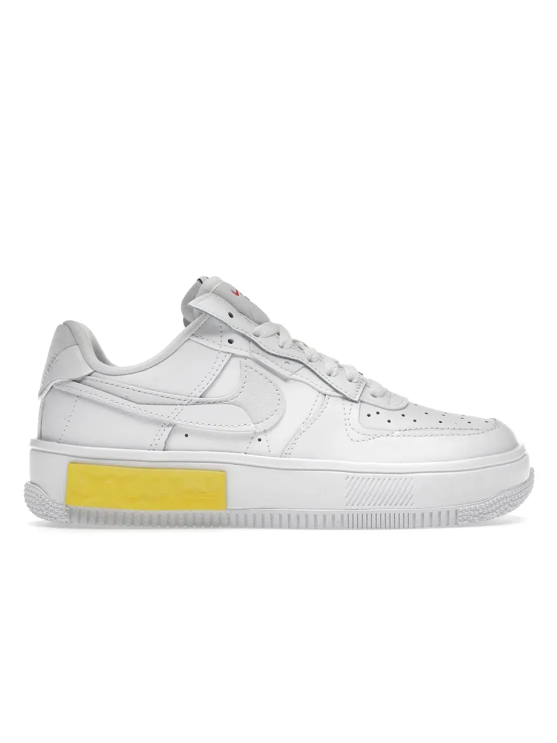 Женские кроссовки с перфорацией Nike Air Force 1 Low Fontanka — изображение 1 из 4, белый//желтый/белый