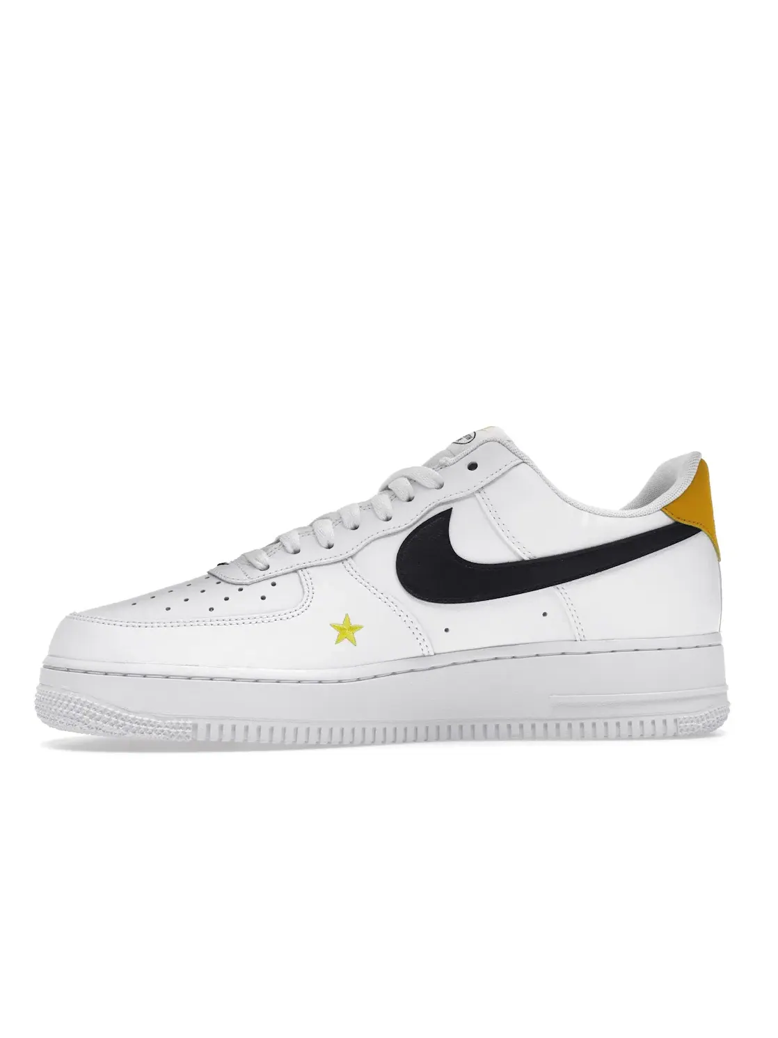 Мужские кроссовки Lifestyle с принтом Nike Air Force 1 Low Nike — изображение 3 из 4, белый/золотистый/черный
