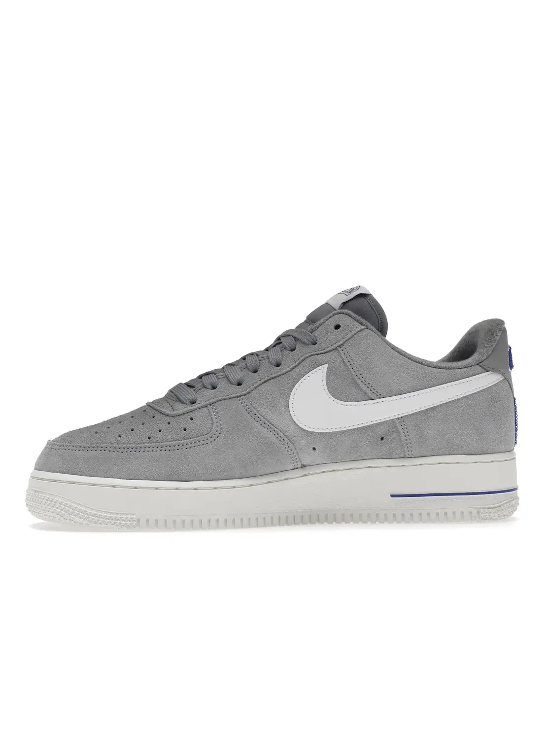 Мужские кроссовки с замшевым верхом Nike Air Force 1 Low — изображение 3 из 4, светлый серый/белый