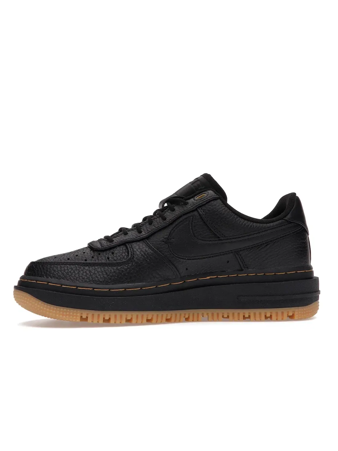 Мужские кроссовки с перфорированным носком Nike Air Force 1 Low Luxe — изображение 3 из 4, черный/черный--желтый