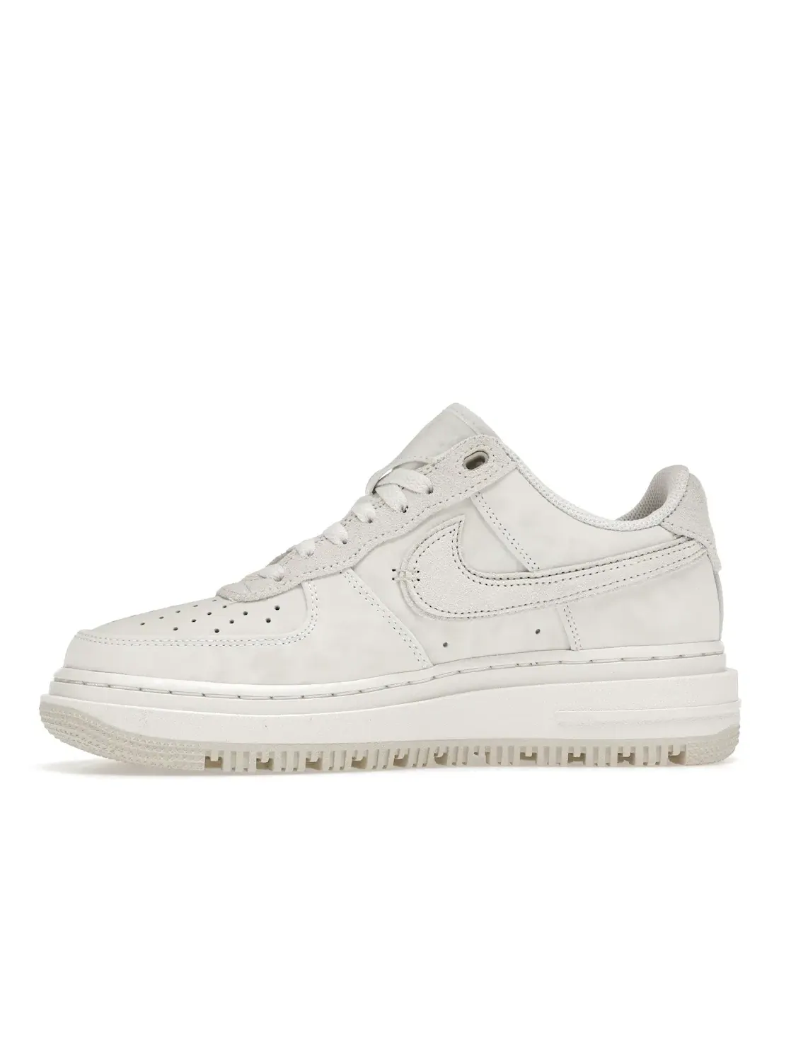 Мужские кроссовки для повседневной носки Nike Air Force 1 Low Luxe — изображение 3 из 4, белый/белый-светлый