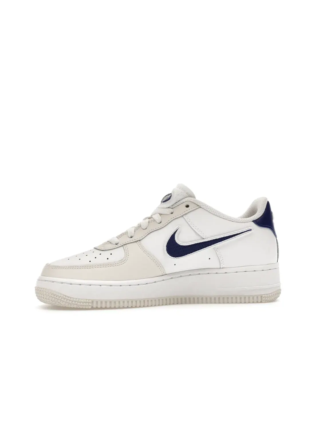 Детские кроссовки Lifestyle Nike Air Force 1 Low LV8 — изображение 3 из 4