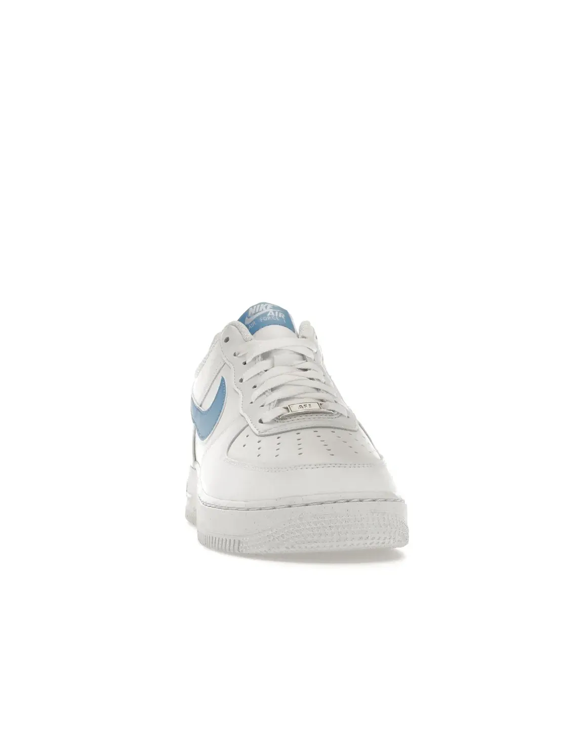 Женские кроссовки с перфорированным верхом Nike Air Force 1 Low Next Nature — изображение 2 из 4, белый/синий