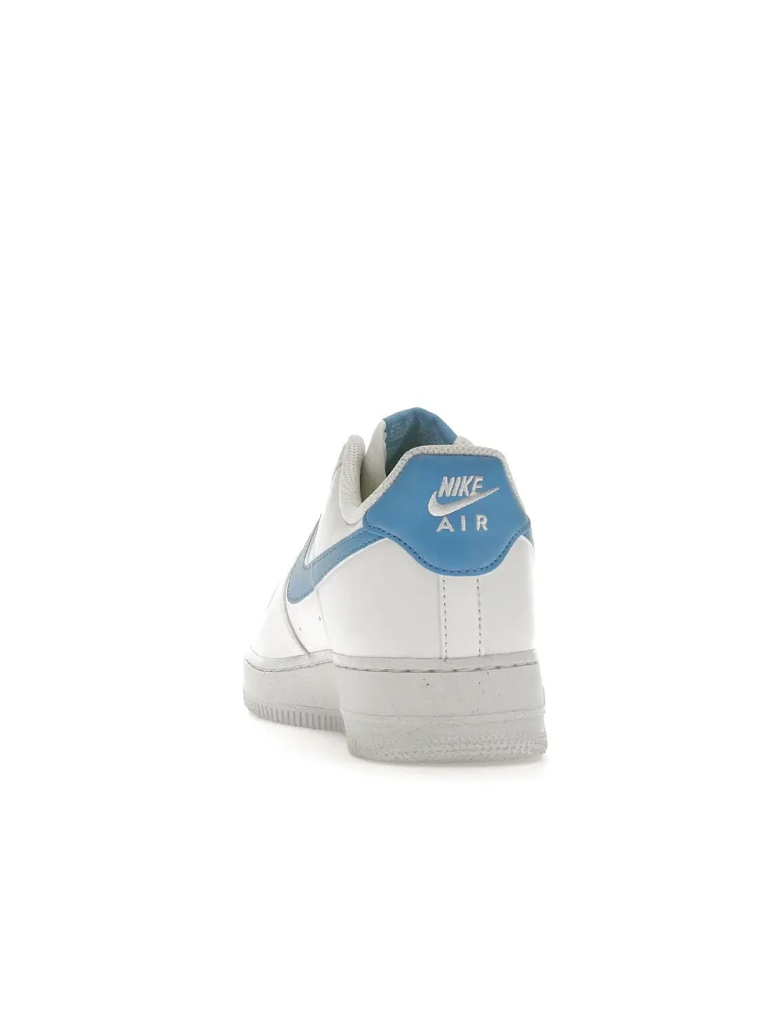 Женские кроссовки с перфорированным верхом Nike Air Force 1 Low Next Nature — изображение 4 из 4, белый/синий