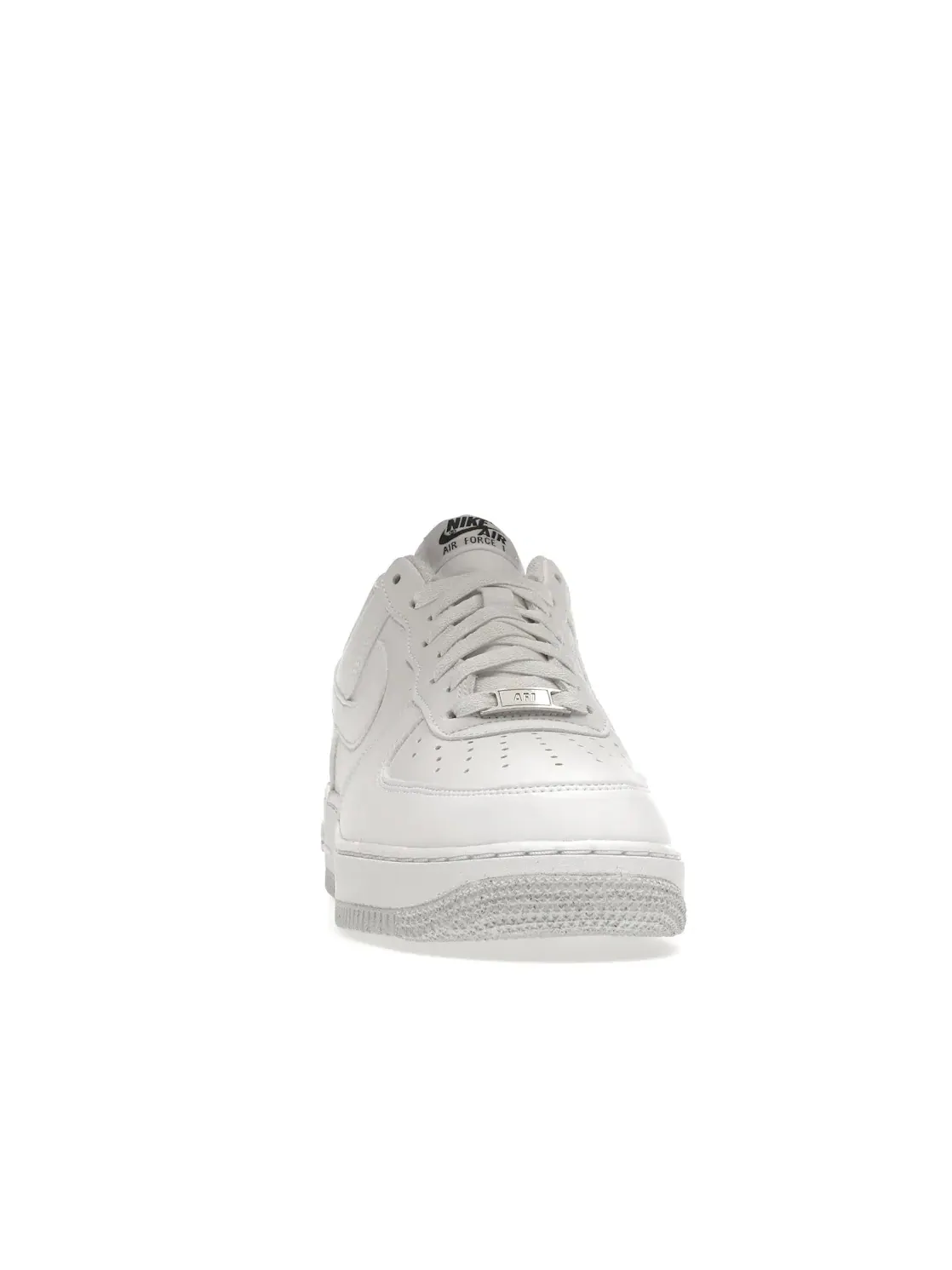 Женские кроссовки из переработанных материалов Nike Air Force 1 Low — изображение 2 из 4, белый/металлик серый