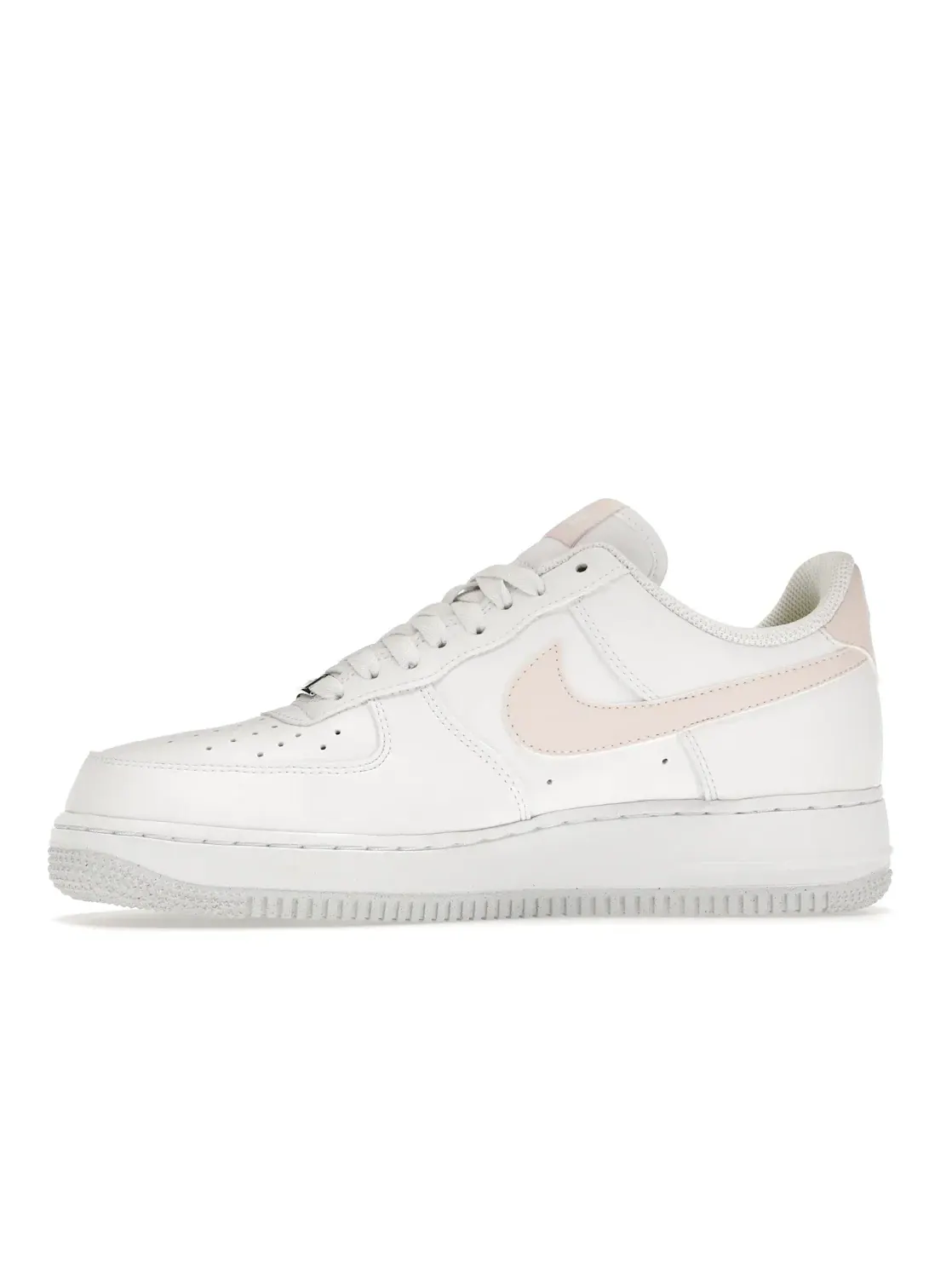 Женские кроссовки с белыми и коралловыми акцентами Nike Air Force 1 Low — изображение 3 из 4