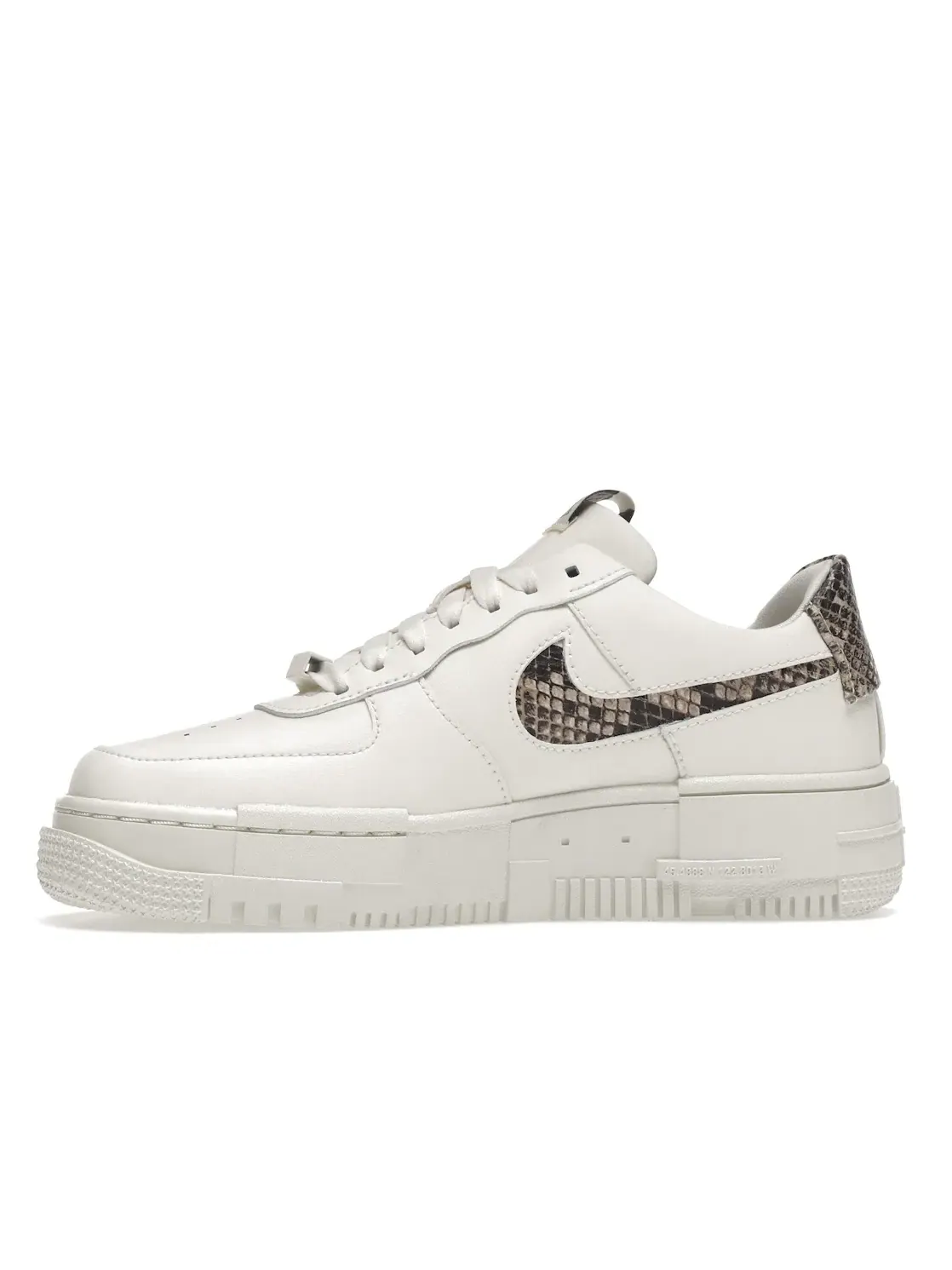 Женские кроссовки с принтом Nike Air Force 1 Low Pixel SE Nike — изображение 3 из 4, серый--песочный