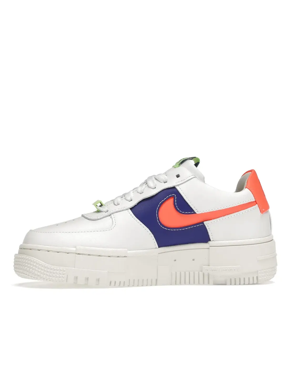Женские кроссовки Nike Air Force 1 Low Pixel — изображение 3 из 4, белый