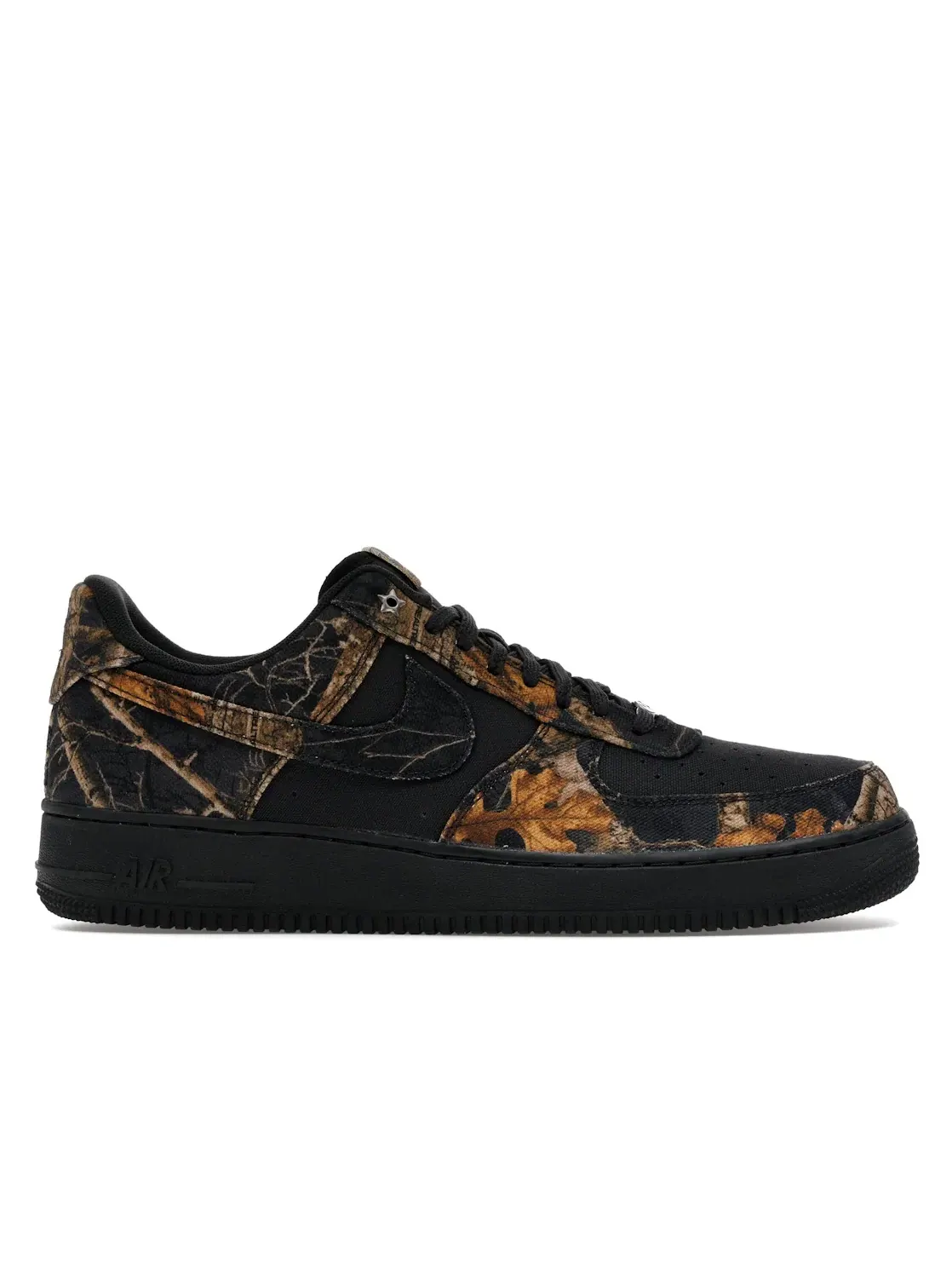 Мужские кроссовки Lifestyle с камуфляжным принтом Nike Air Force 1 Low — изображение 1 из 4, черный/мульти-/желтый
