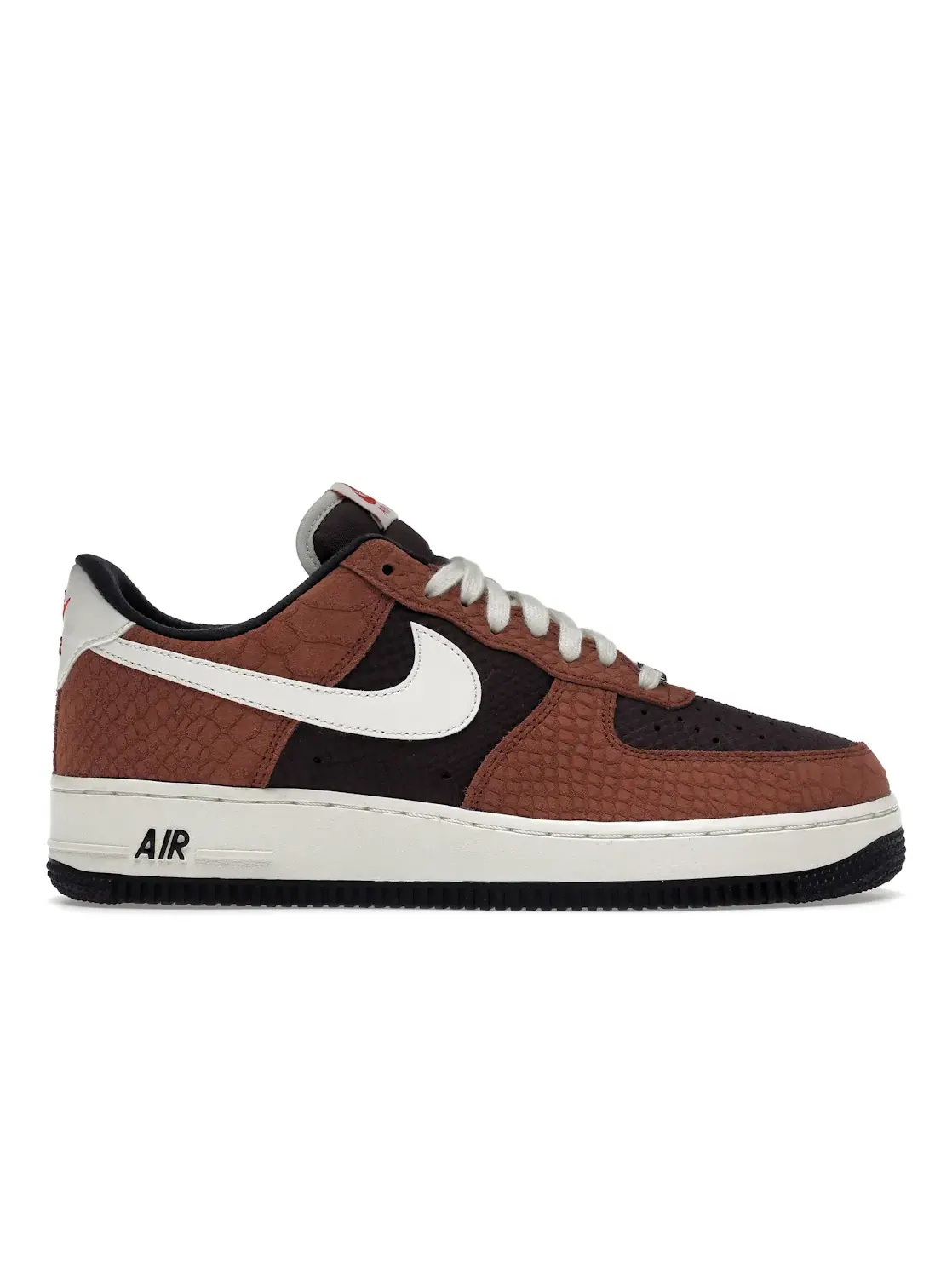 Мужские кроссовки с текстурированным верхом Nike Air Force 1 Low — изображение 1 из 4, красный
