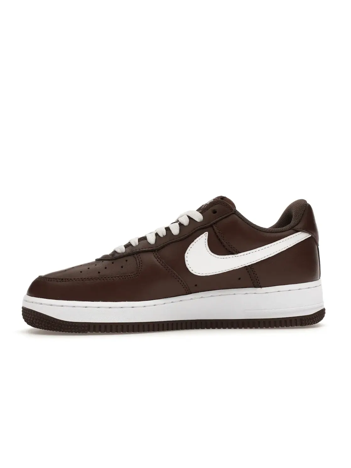 Мужские кроссовки для повседневной носки Nike Air Force 1 Low Retro — изображение 3 из 4, белый