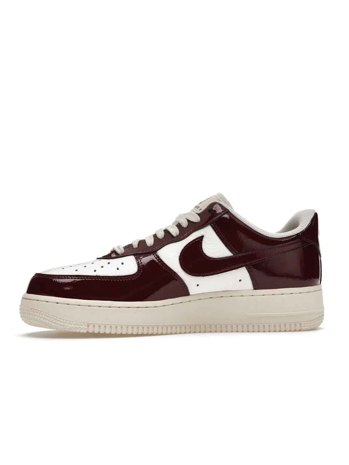 Женские кроссовки Lifestyle с контрастными деталями Nike Air Force 1 Low — изображение 3 из 4, белый/бордовый