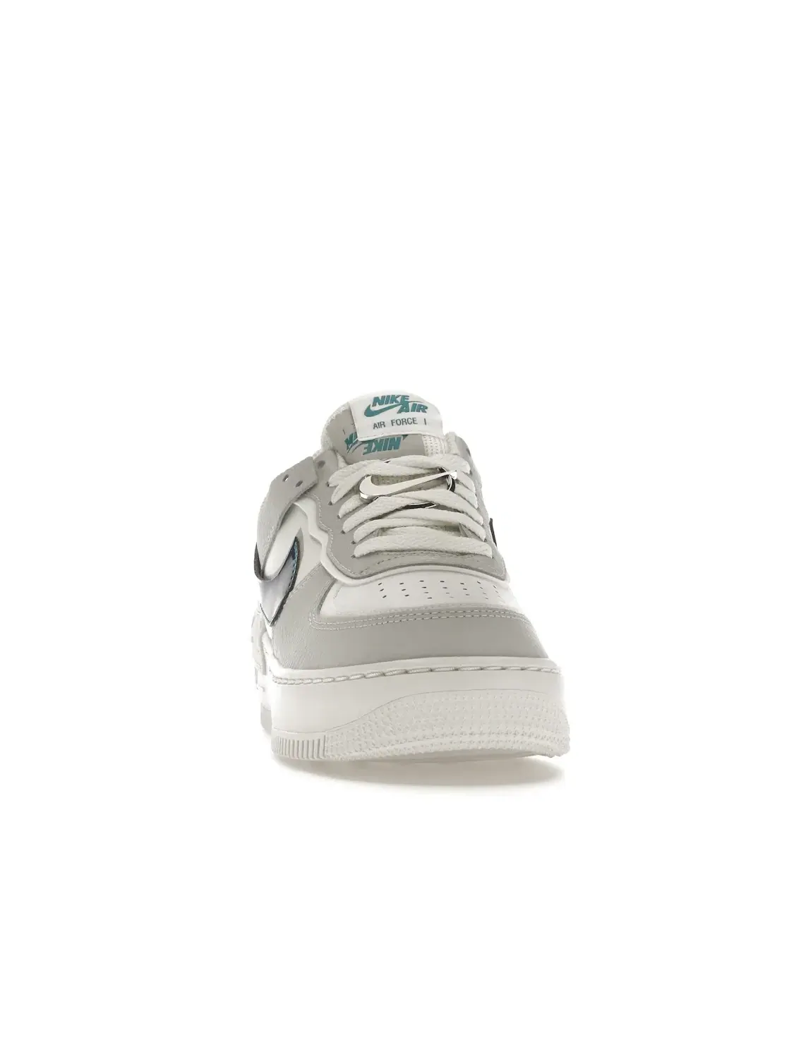 Женские кроссовки с перфорацией Nike Air Force 1 Low Shadow — изображение 2 из 4, белый/серый/яркий/белый